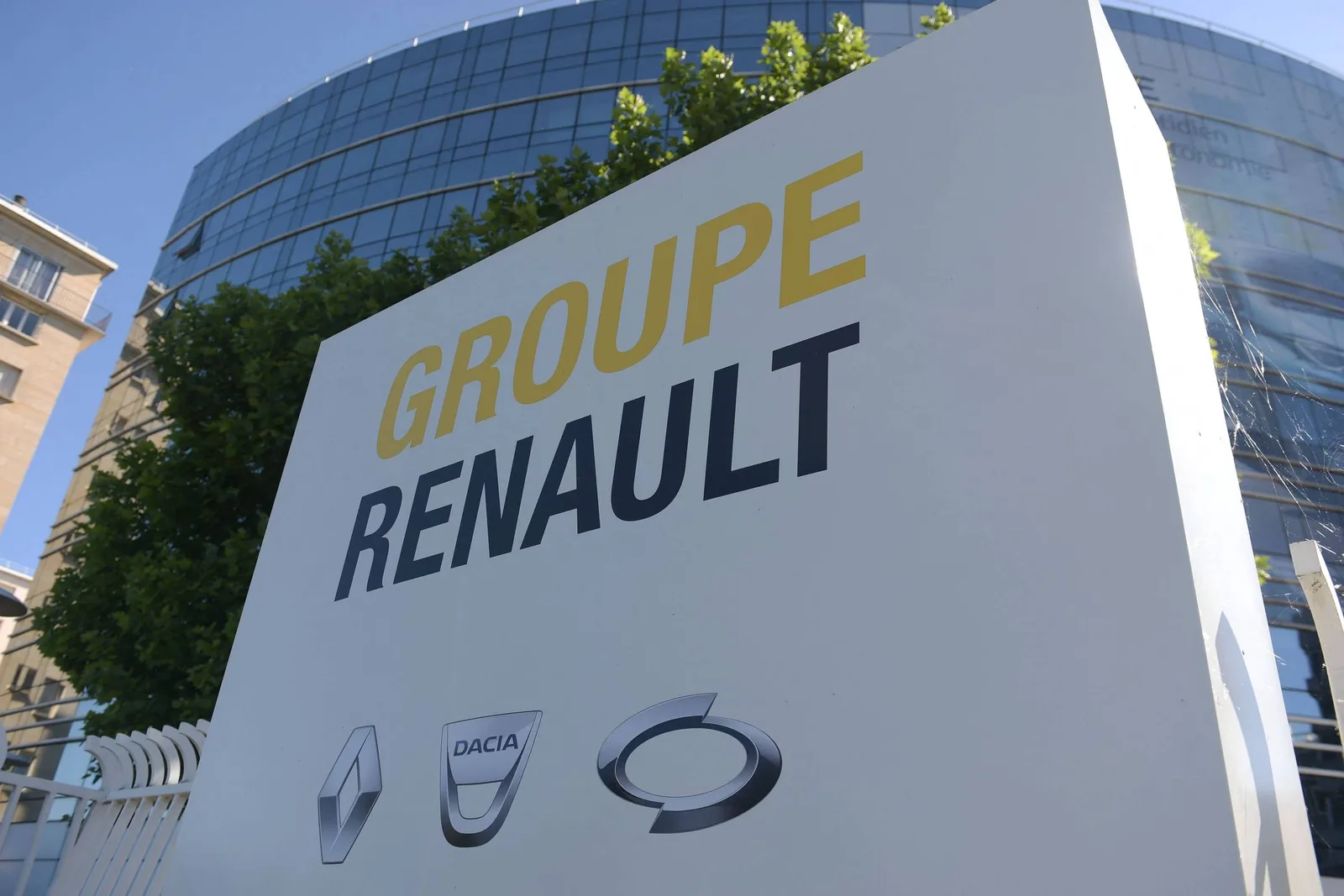 BNDES financia desenvolvimento de sistema híbrido da Renault Geely