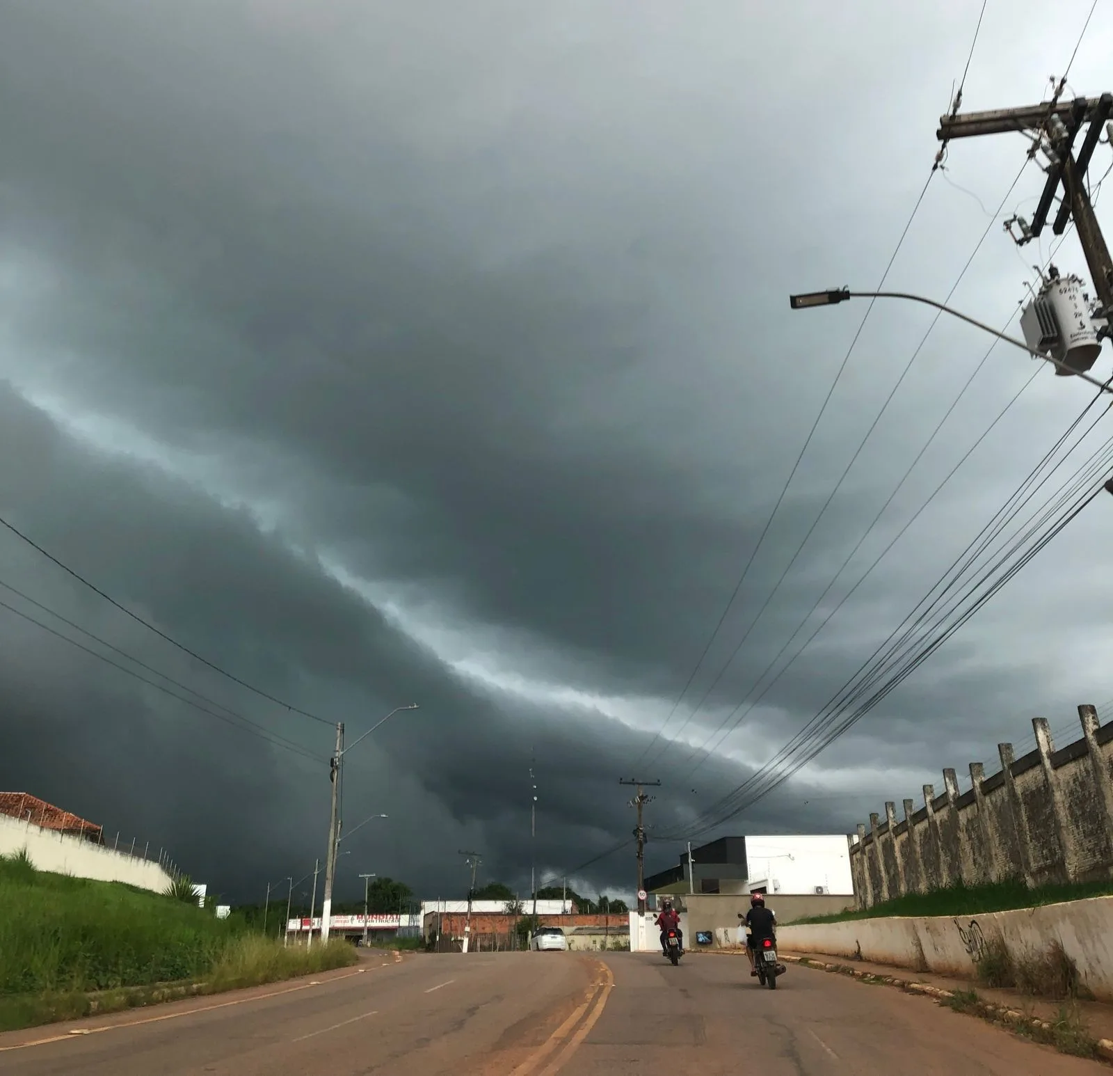 Chuva supera previsão em agosto, mas estiagem continua em Rio Branco