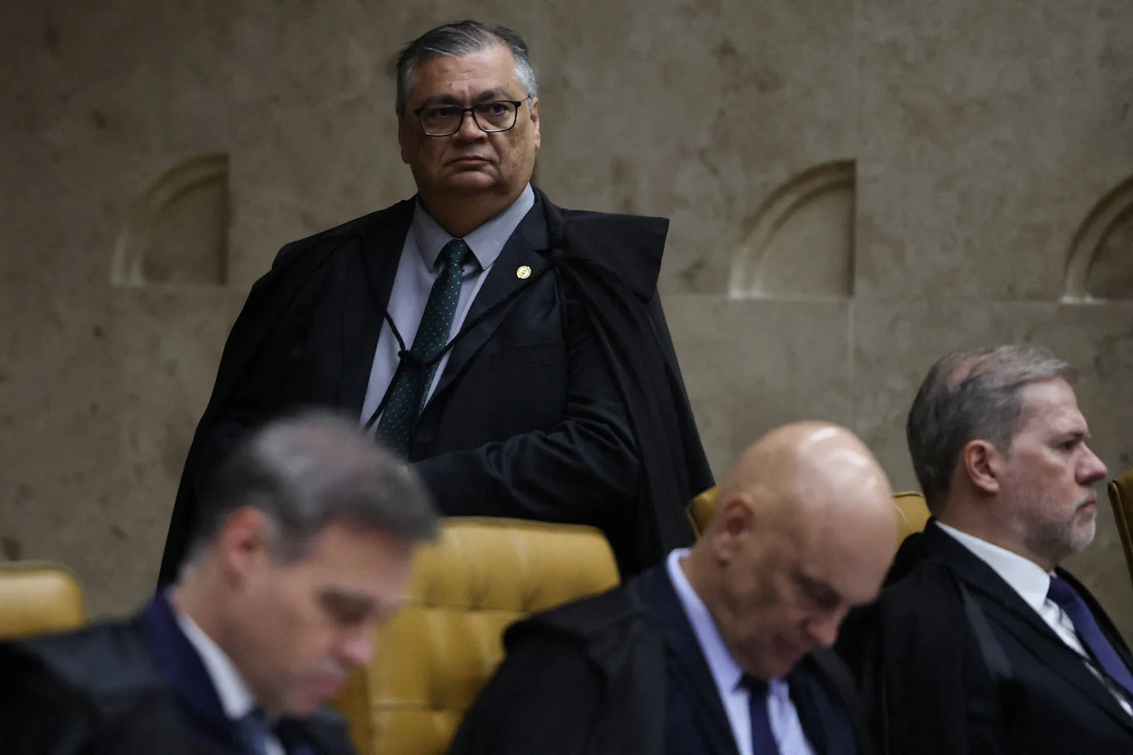 Dino pode adiar julgamento sobre mensagens de Vorcaro para depois da eleição