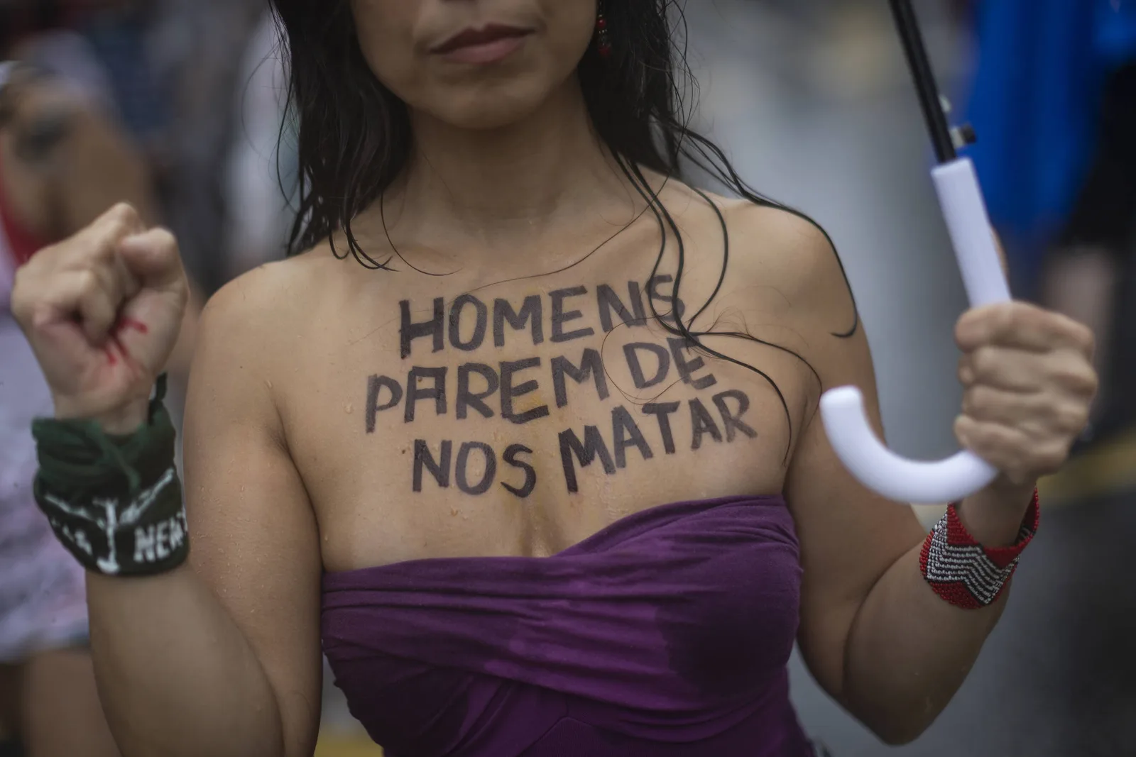 Homem é preso após mulher pedir ajuda em pedágio de Arujá