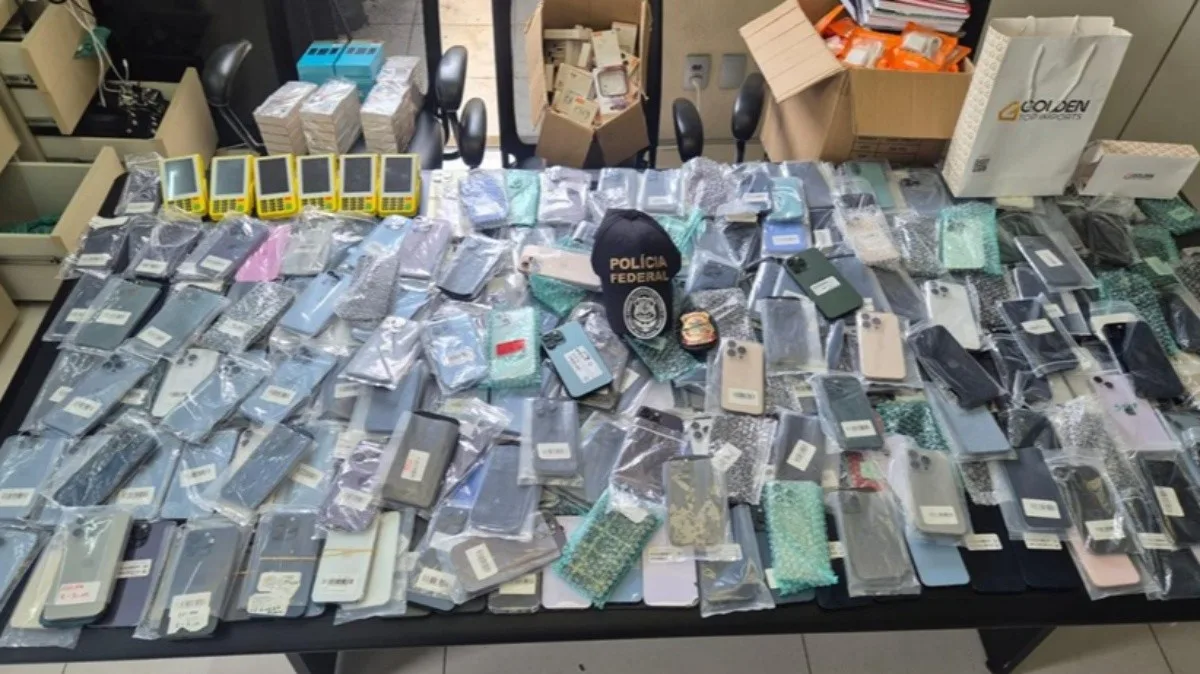 Polícia Federal apreende celulares e dinheiro em operação no Rio de Janeiro