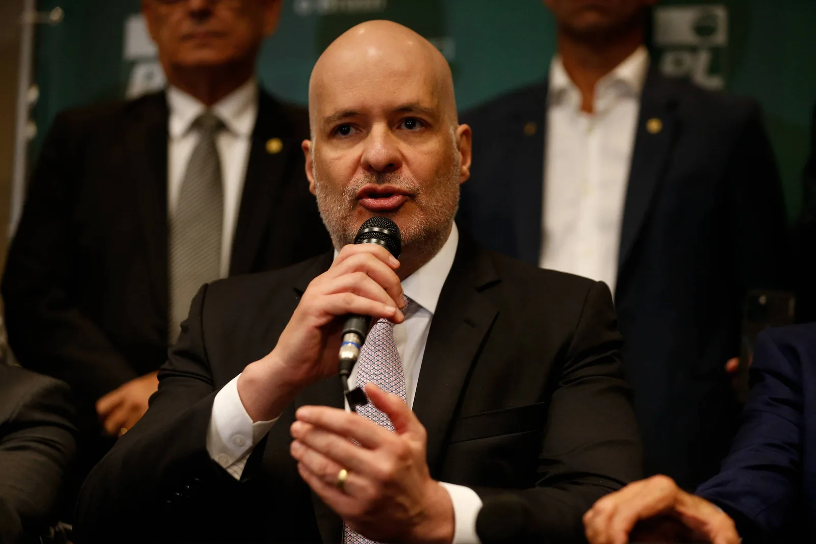 Advogado deixa defesa de Bolsonaro após recuo em pedido ao STF