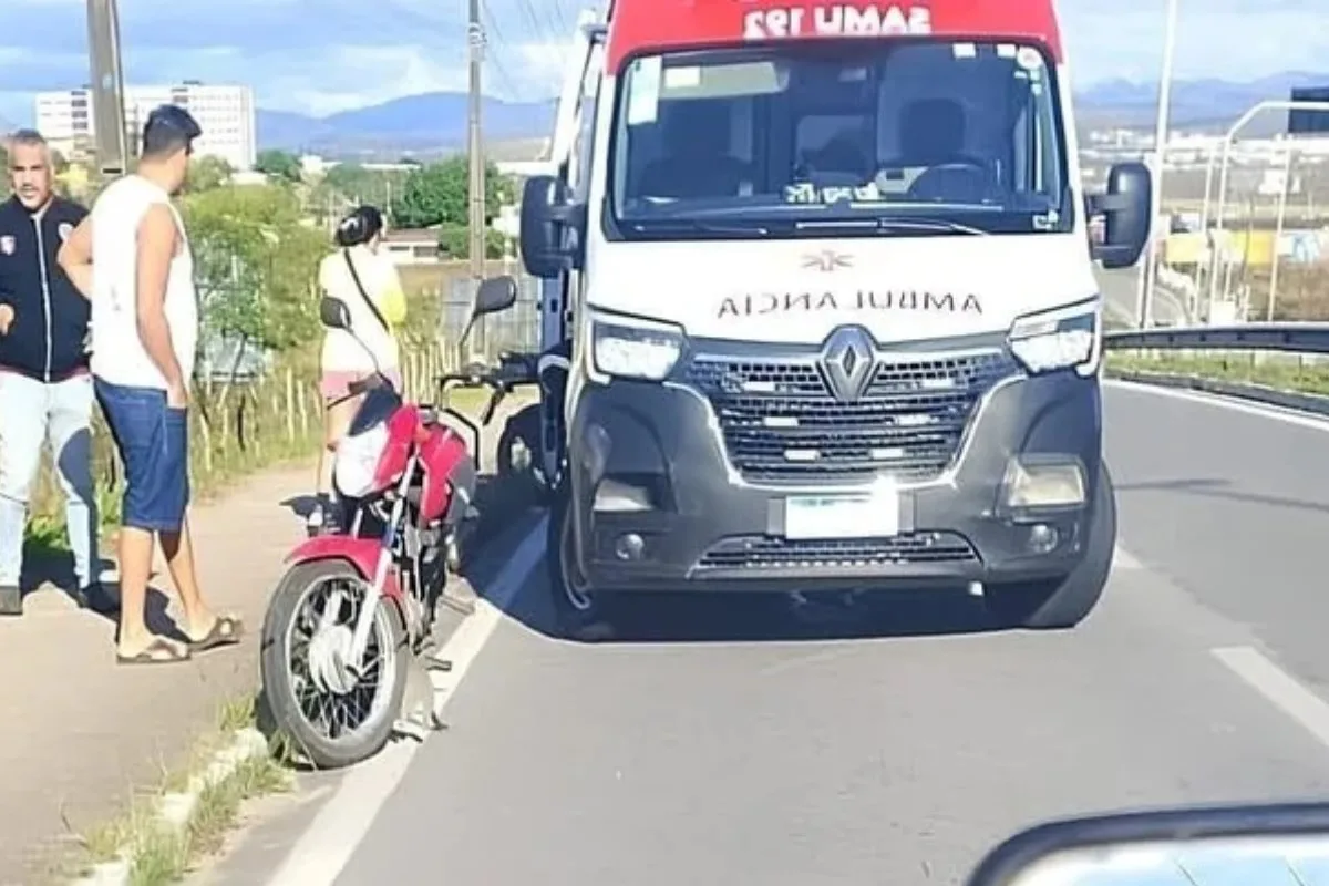Homem de 57 anos morre após passar mal ao empurrar moto em Caruaru