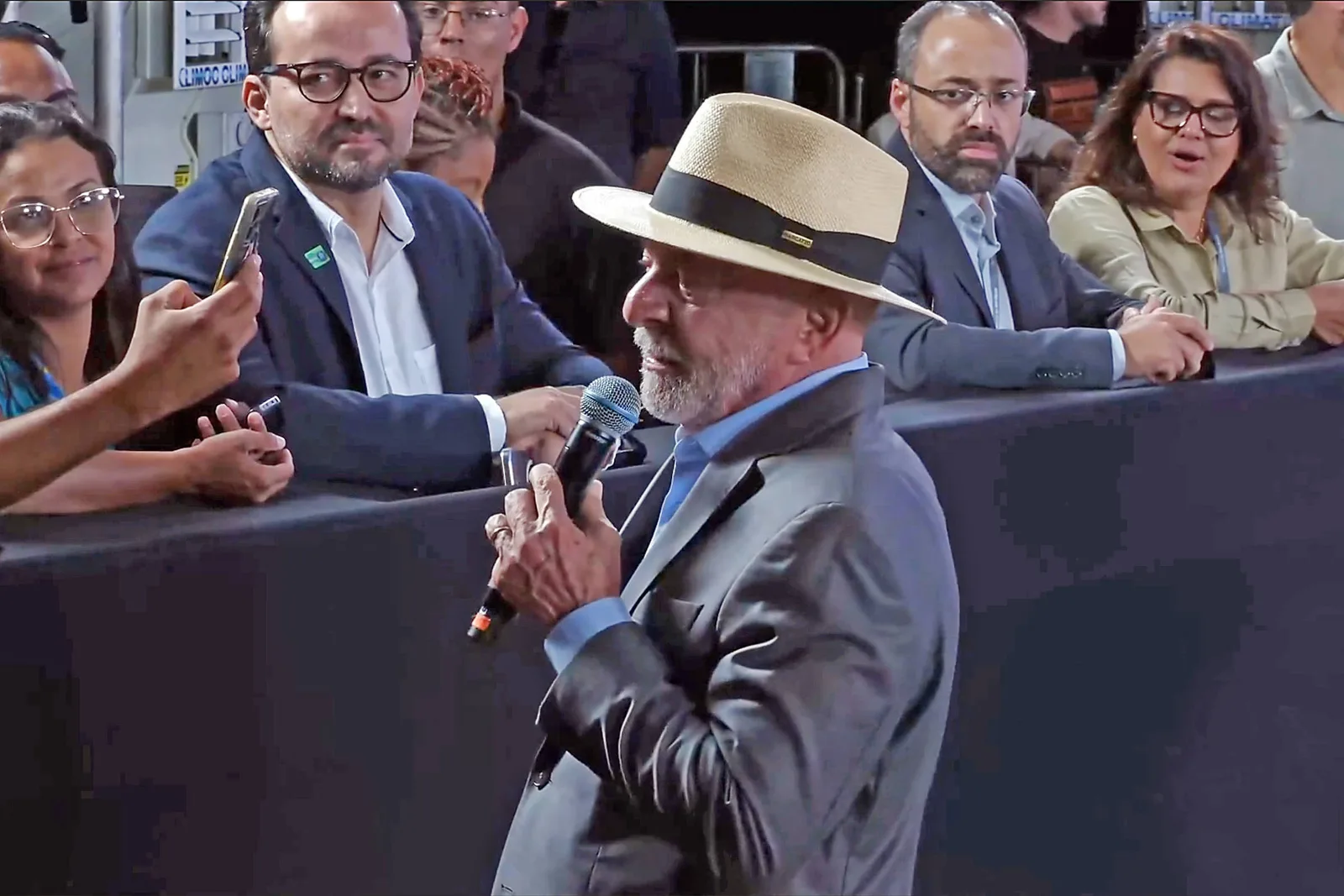 Lula promete canetas para emagrecer de graça pelo SUS, sem detalhar medida