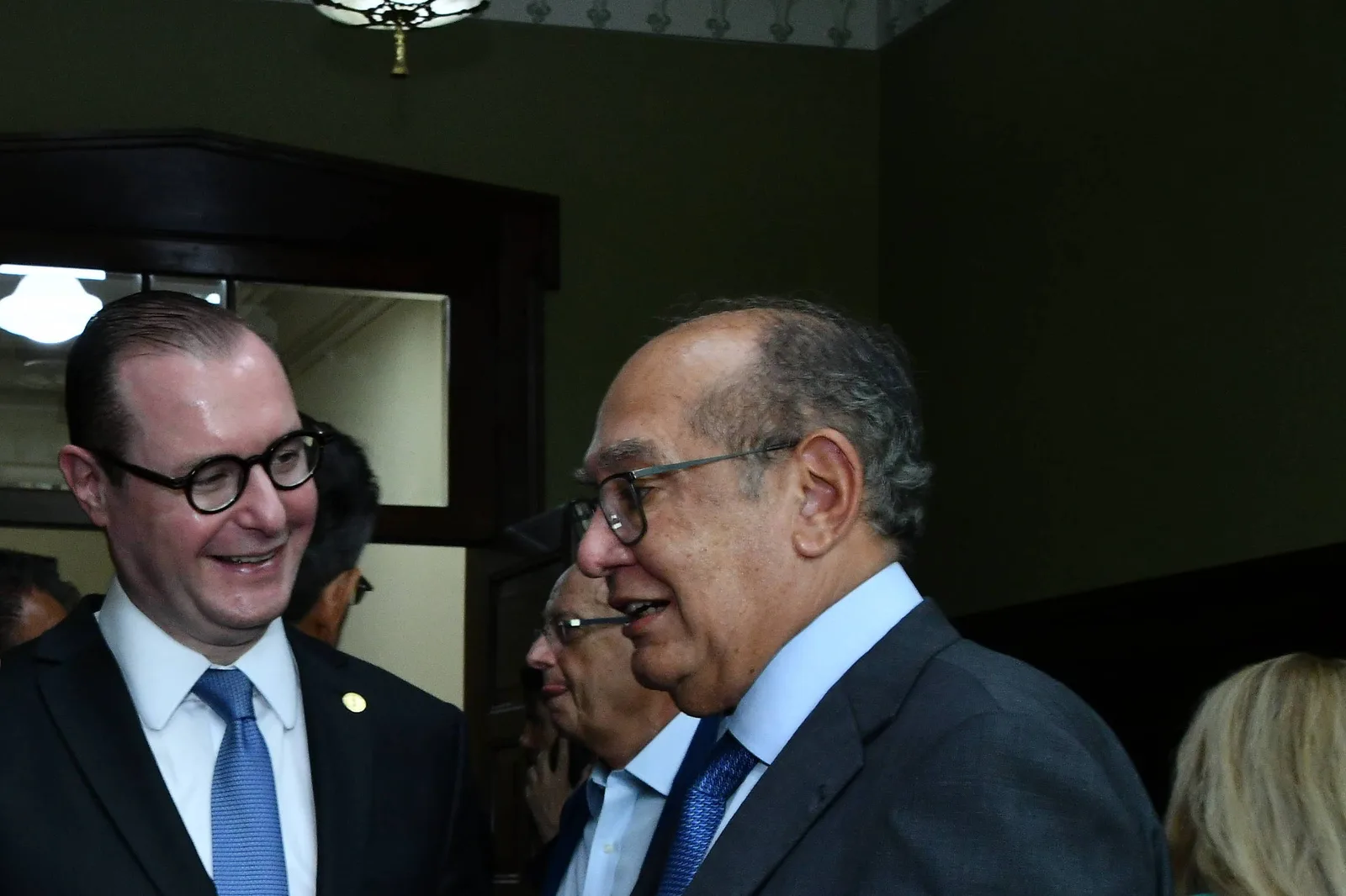 PF entrega dados do celular de Vorcaro a três ministros do STF