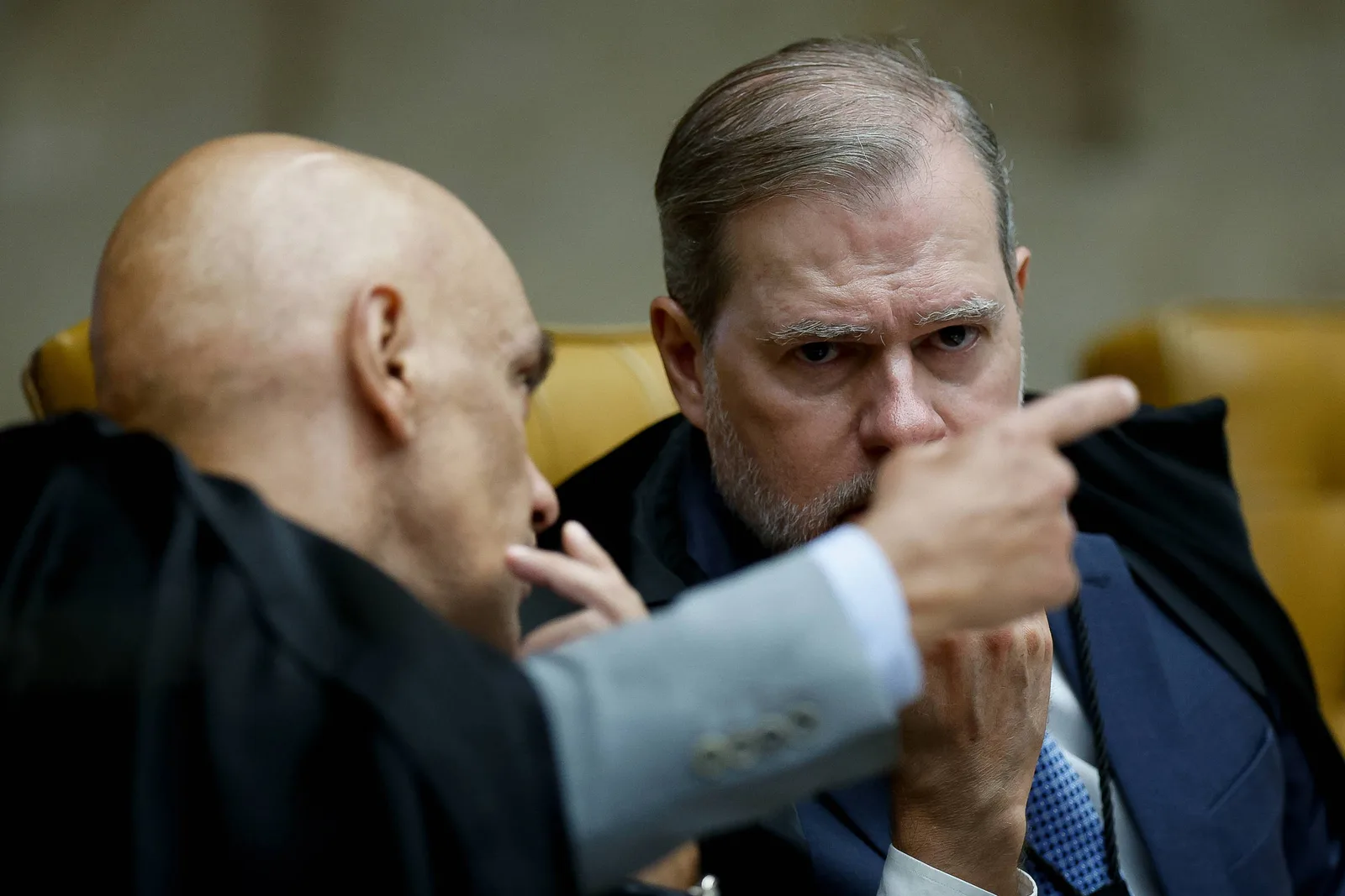 Mensagens e documentos apontam vínculos de cinco ministros do STF com o caso Master