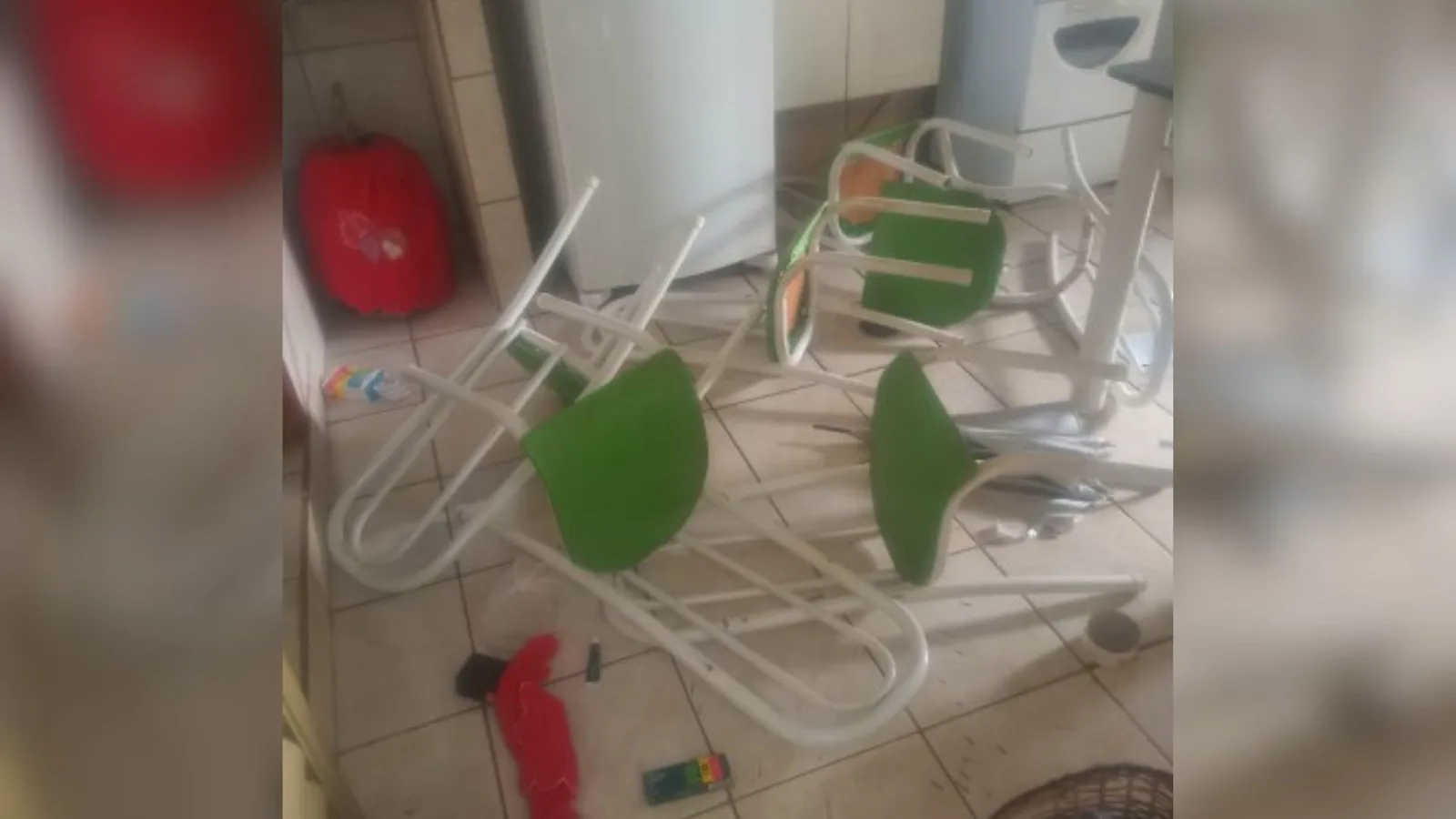 Homem é preso após agredir a mãe e danificar móveis em Patos de Minas