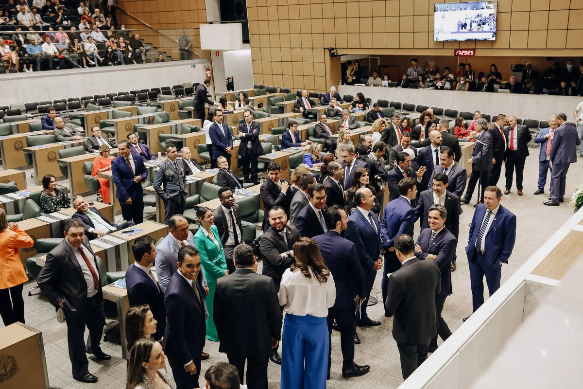 Como atuam os deputados estaduais e por que eles fiscalizam o governo