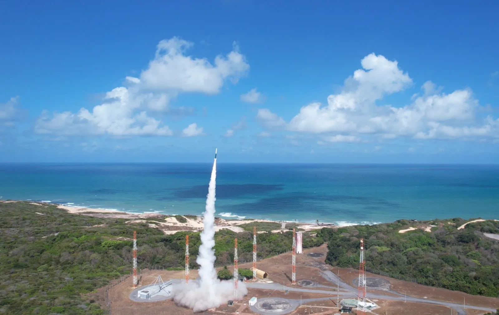 Brasil testa plataforma para recuperar experimentos após voo suborbital