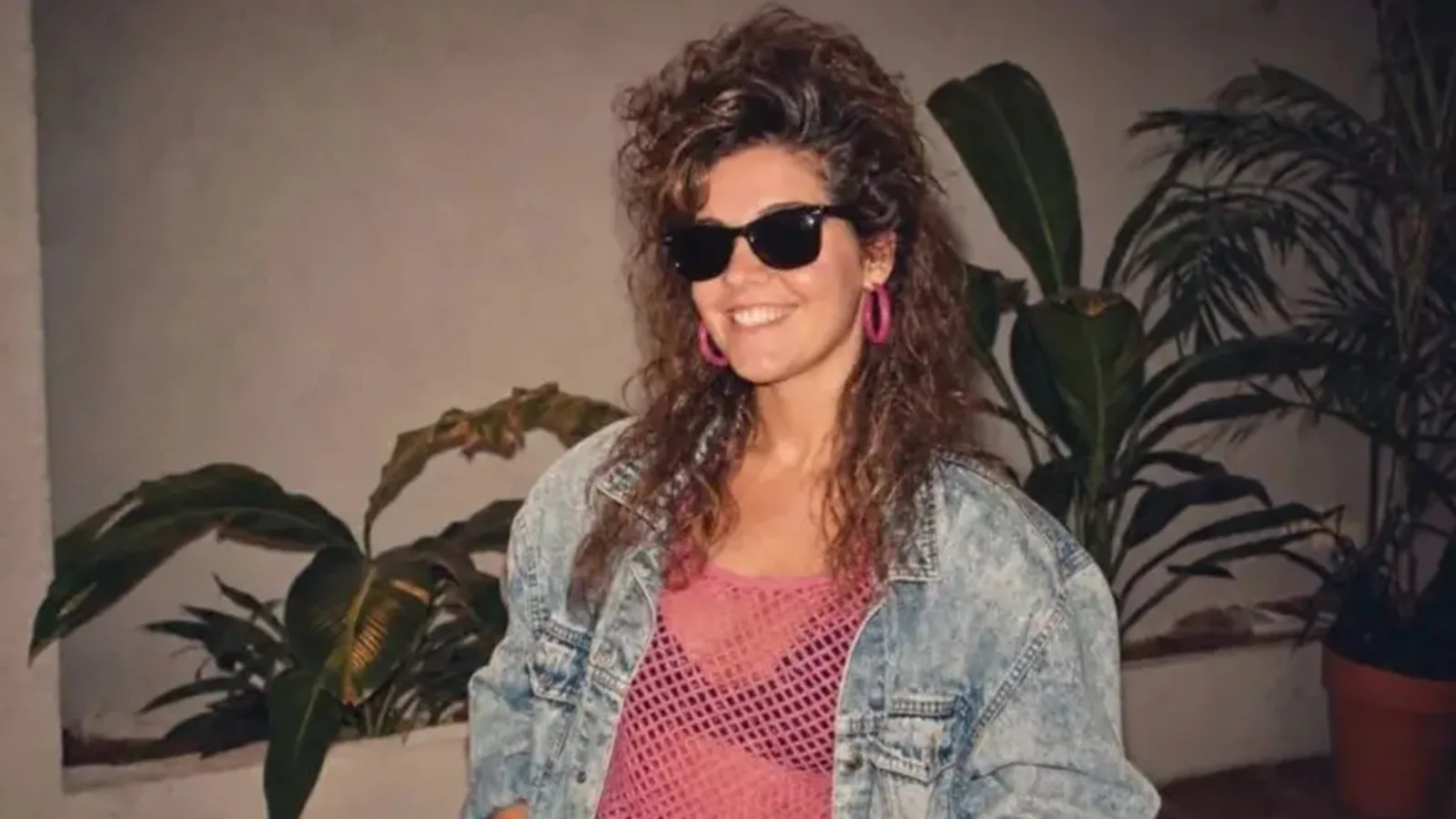 Fotos com estética dos anos 80 expõem riscos no uso de IA