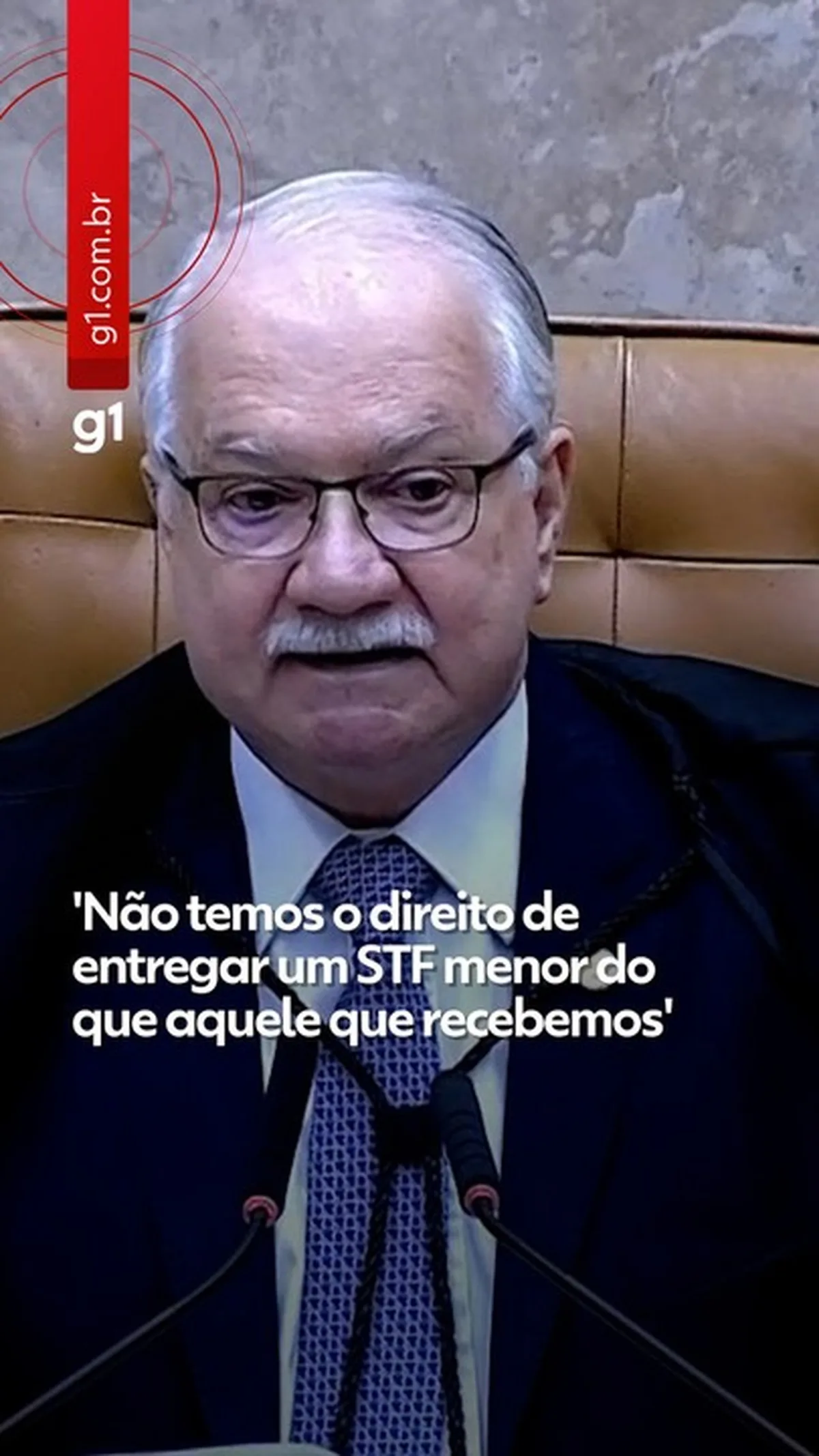 Sessão do STF tem divergências, bilhete e abraço entre ministros