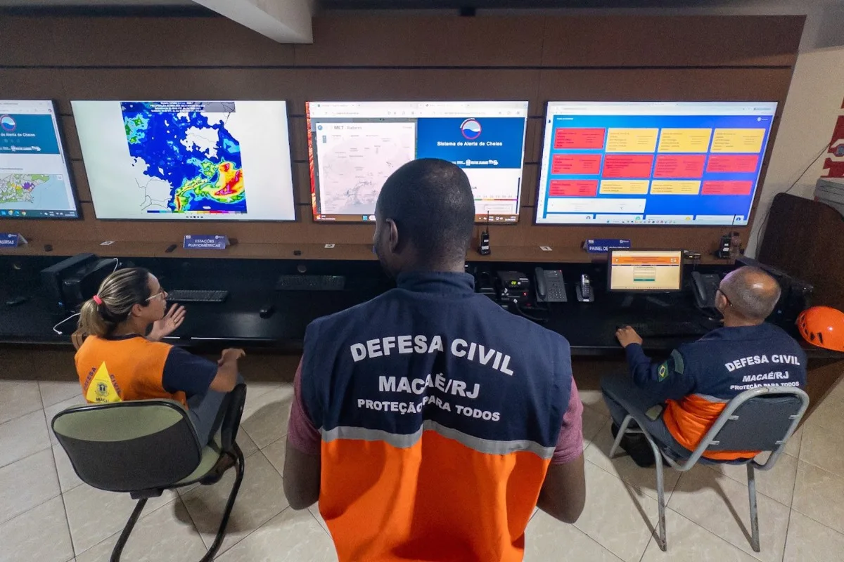 Chuvas deixam Rio das Ostras e Macaé sob alerta severo