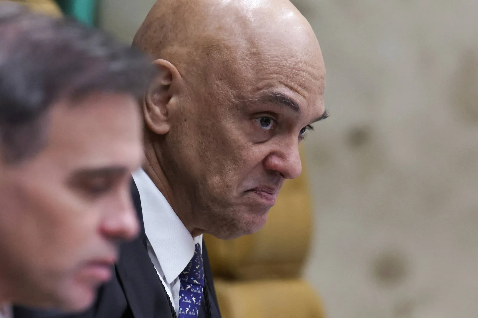 STF analisa investigação sobre Moraes em meio a disputa entre ministros