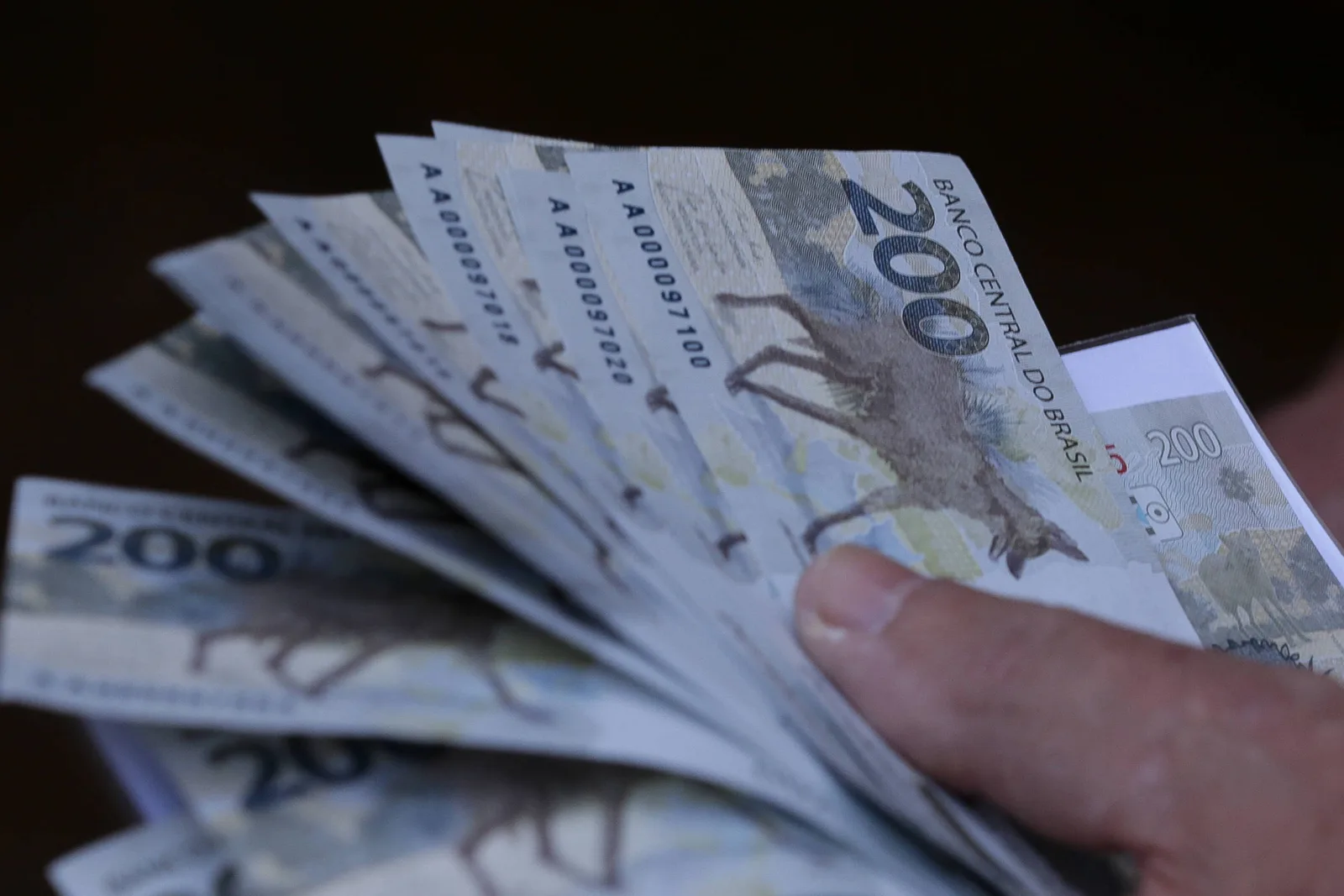Poupança registra retirada líquida de R$ 10,57 bilhões em agosto