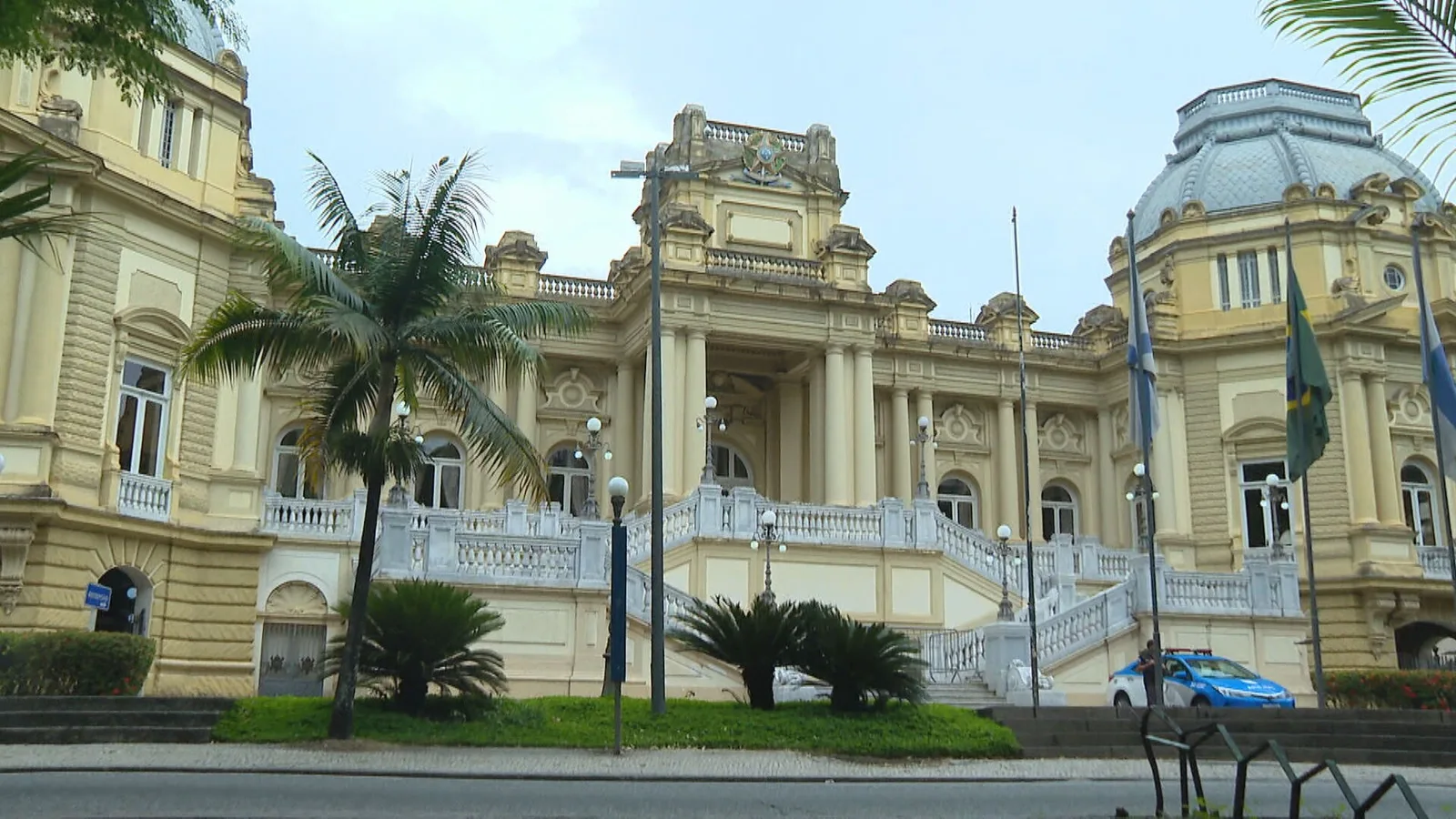 Agenda reúne sabatinas, carreatas e panfletagens de candidatos no RJ