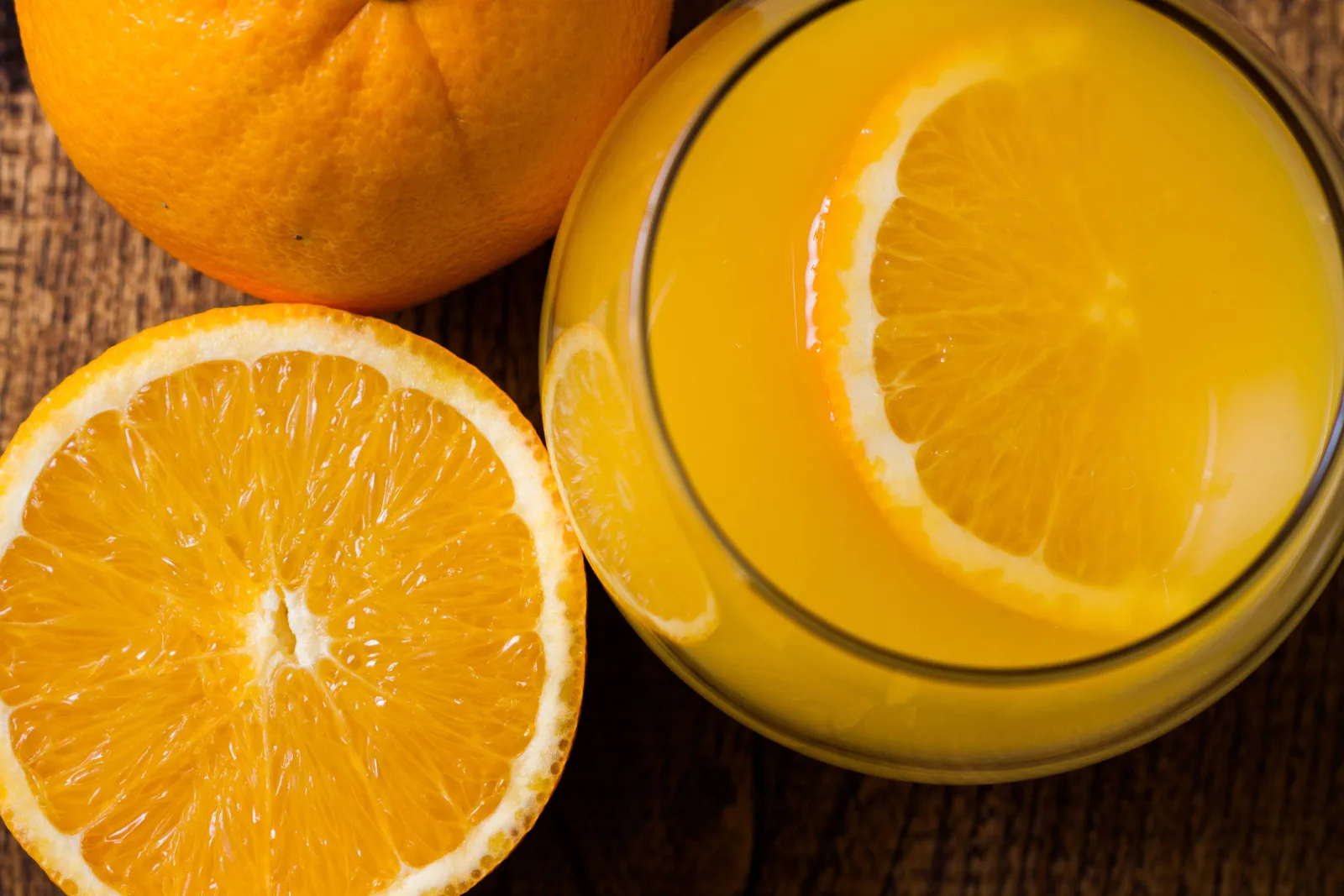 Vitamina C é associada a maior integridade do cérebro em estudo com idosos