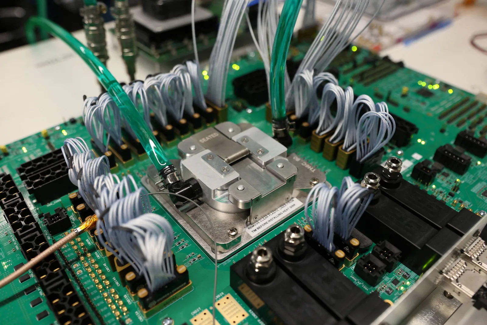 Broadcom pode financiar até US$ 42 bilhões em infraestrutura da Anthropic