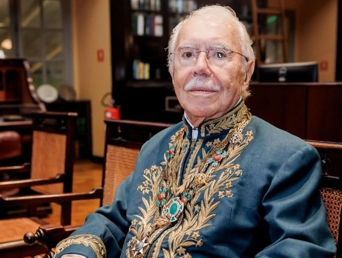 José Sarney permanece estável e deve receber alta nos próximos dias