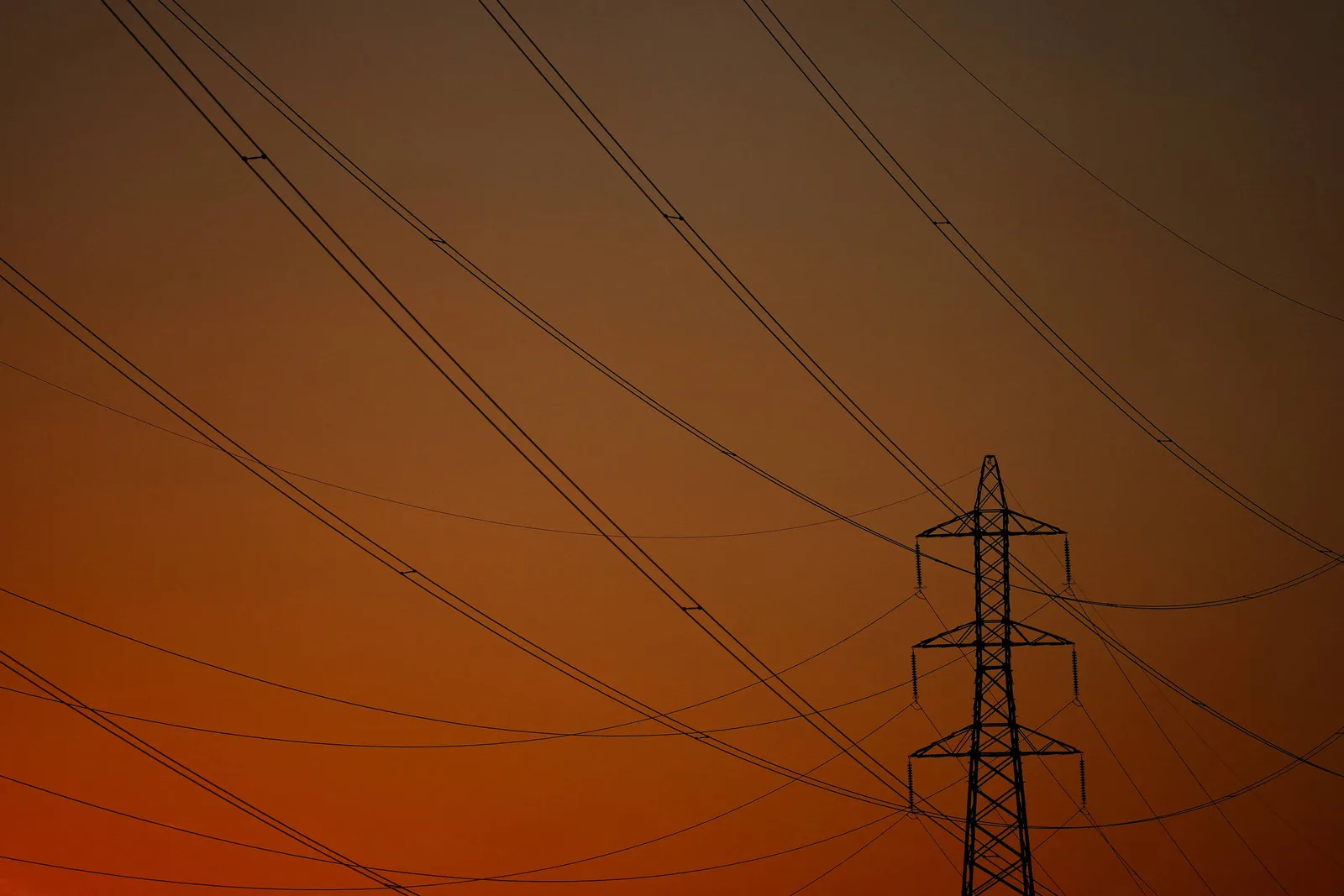 MME avalia limites para compra de hidrelétricas em futuros leilões