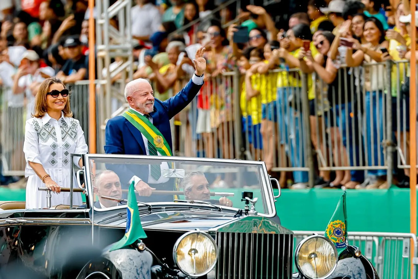 Desfile de 7 de Setembro reúne chefes dos Três Poderes em Brasília
