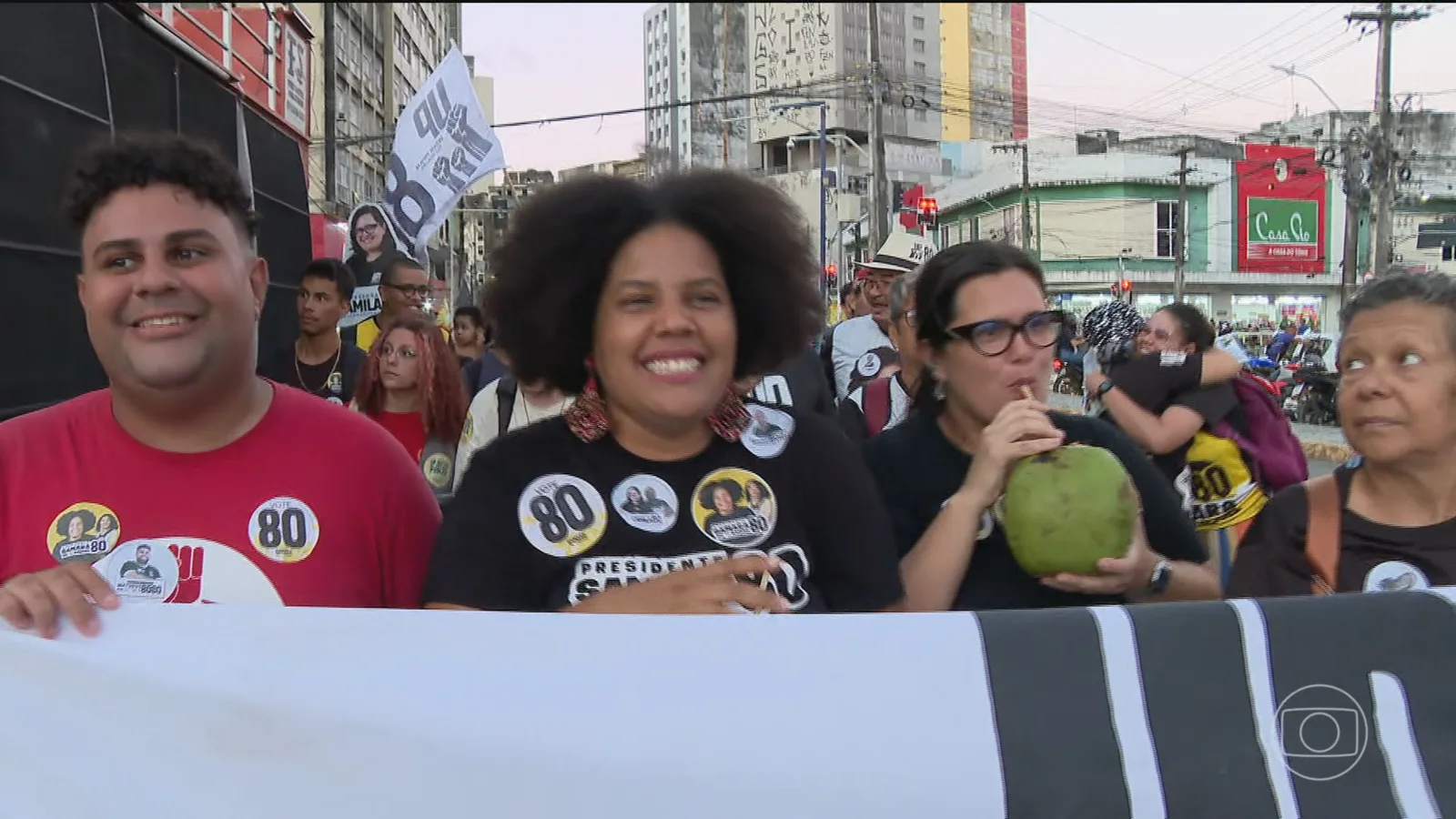 Samara Martins participa de caminhada e apresenta propostas no Recife