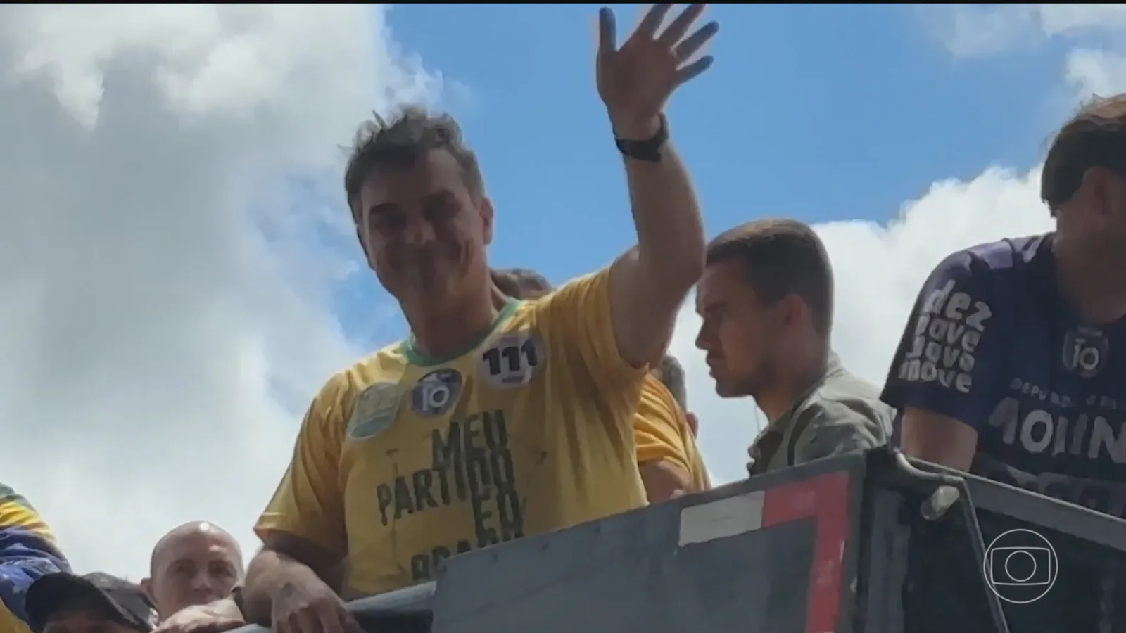 Flávio Bolsonaro participa de motocarreata em São Paulo e no Rio