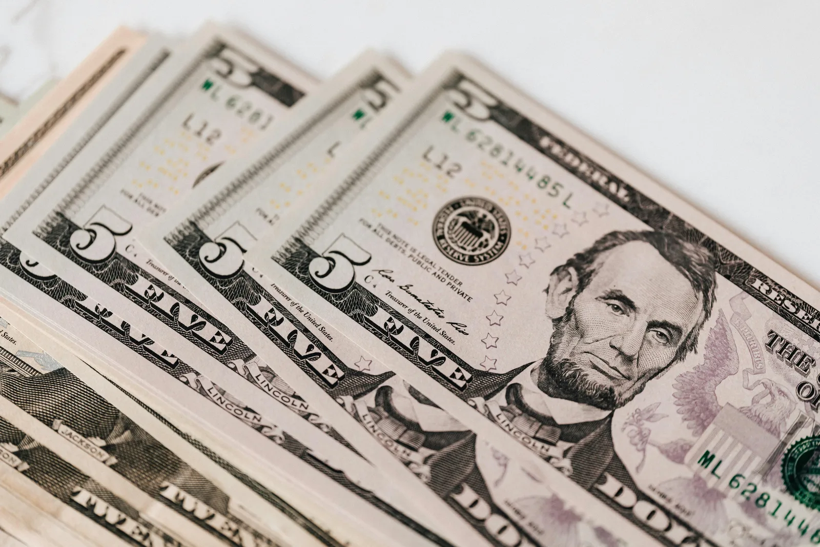 Inflação e petróleo orientam os mercados nesta sexta-feira