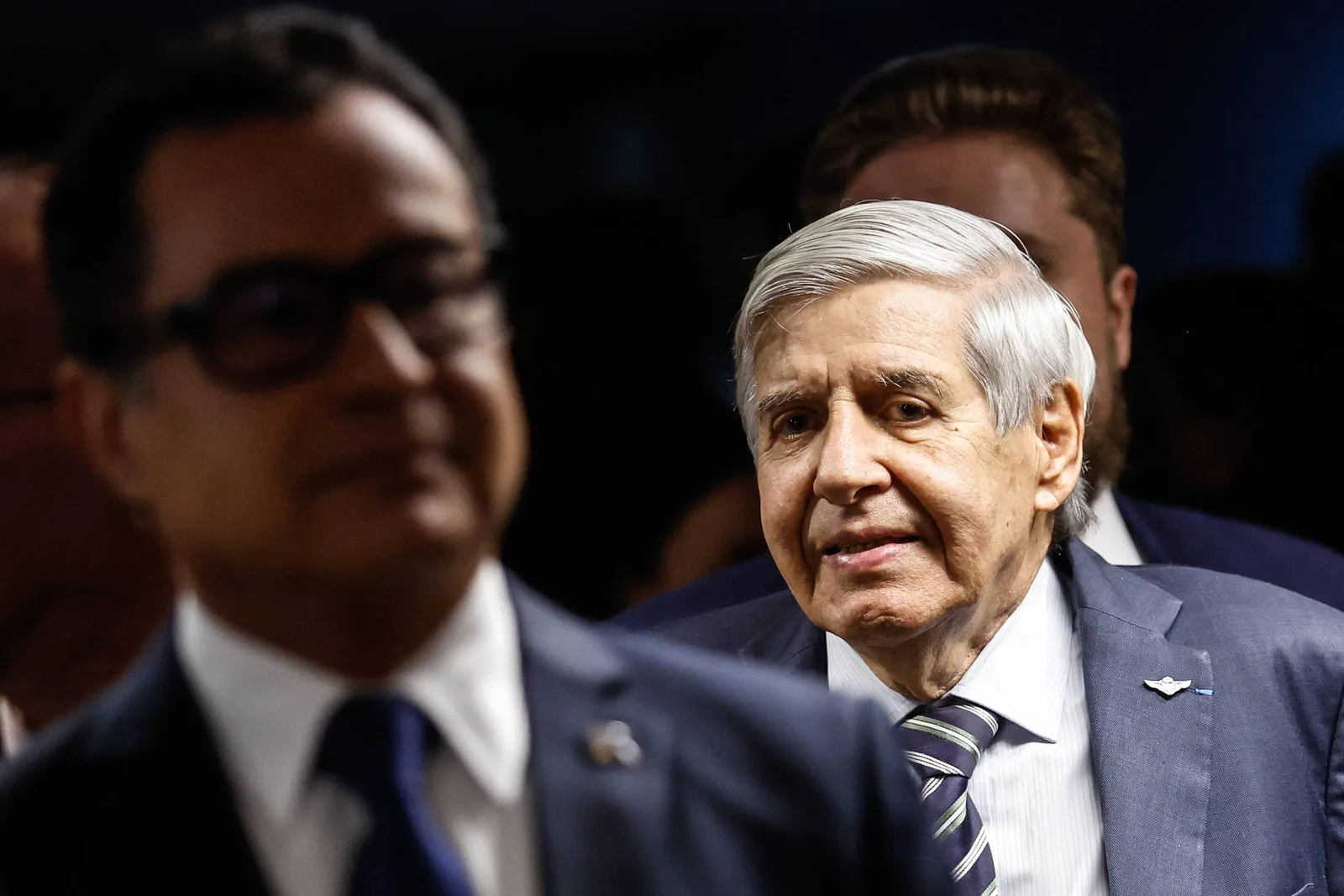 Generais condenados continuam recebendo salários enquanto STM avalia perda de patentes