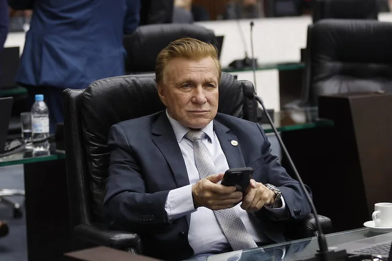 PF faz buscas em investigação eleitoral que envolve deputado do Paraná