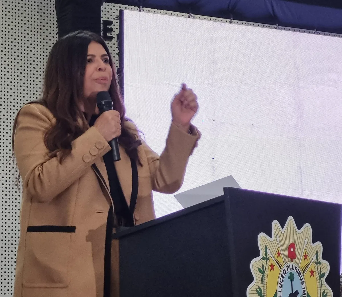 TRE-AC indefere candidatura de Antônia Lúcia; defesa anuncia recursos