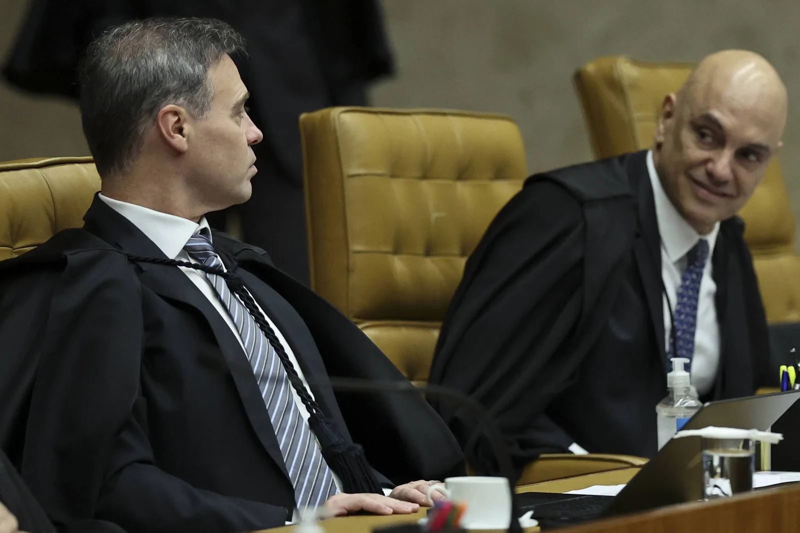 Análise compara André Mendonça a Sansão em disputa com Moraes