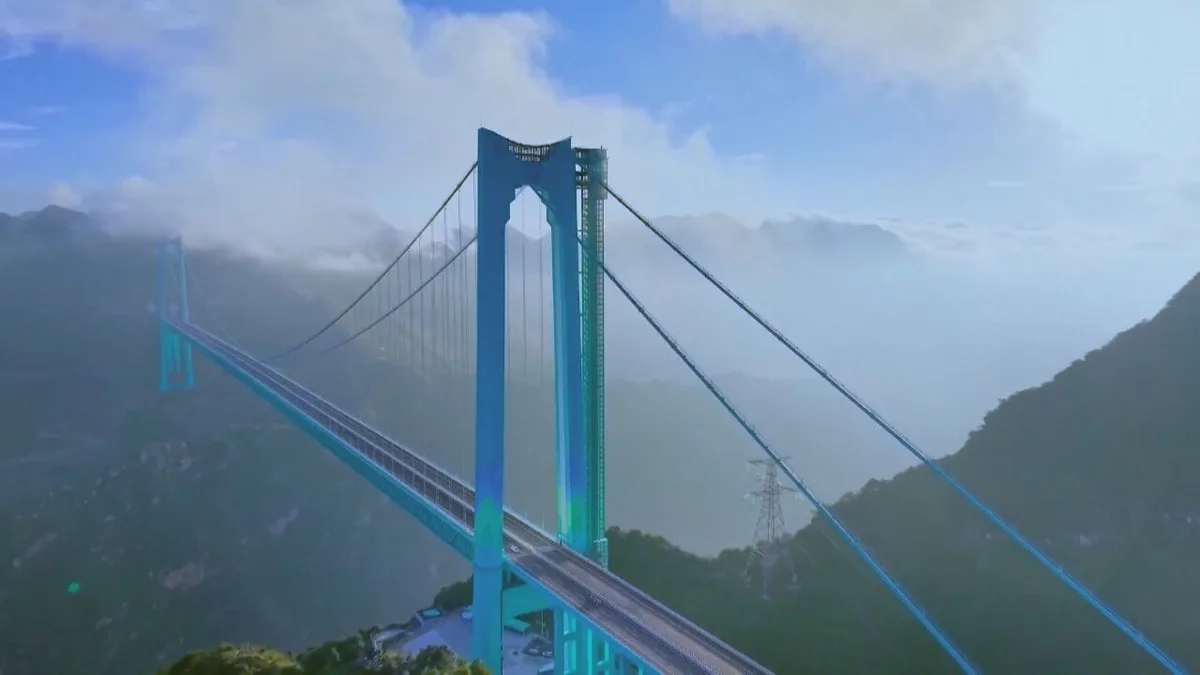 Pontes revelam estratégias opostas de desenvolvimento entre China e Estados Unidos
