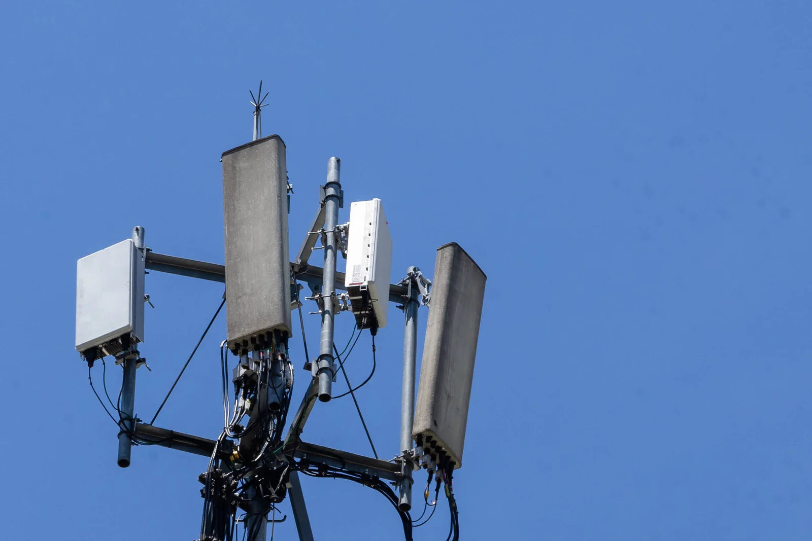 Anatel discute divisão da faixa de 6 GHz entre Wi-Fi e redes móveis