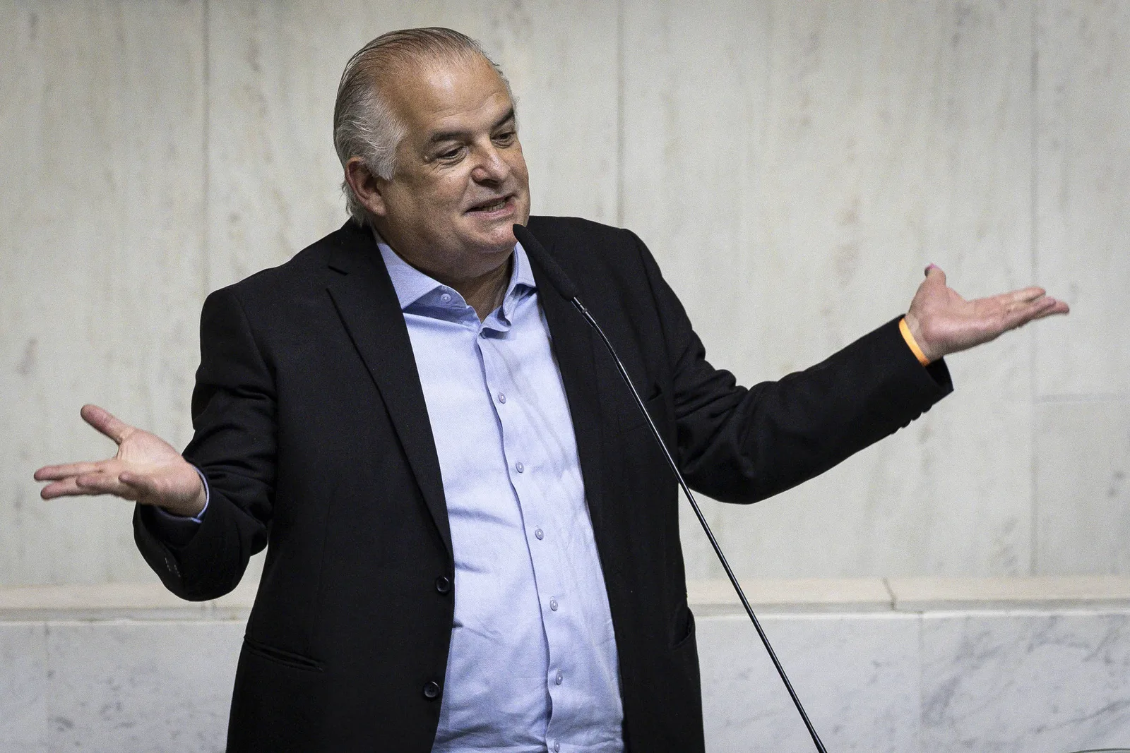 França sugere voto em homem ou nulo para o Senado, e é contestado por Marina e Tebet