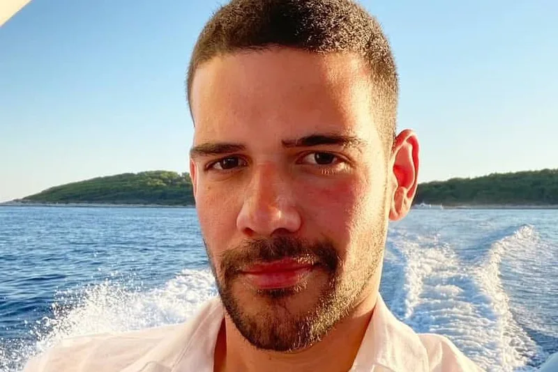 Polícia investiga morte de médico em via pública de Salvador