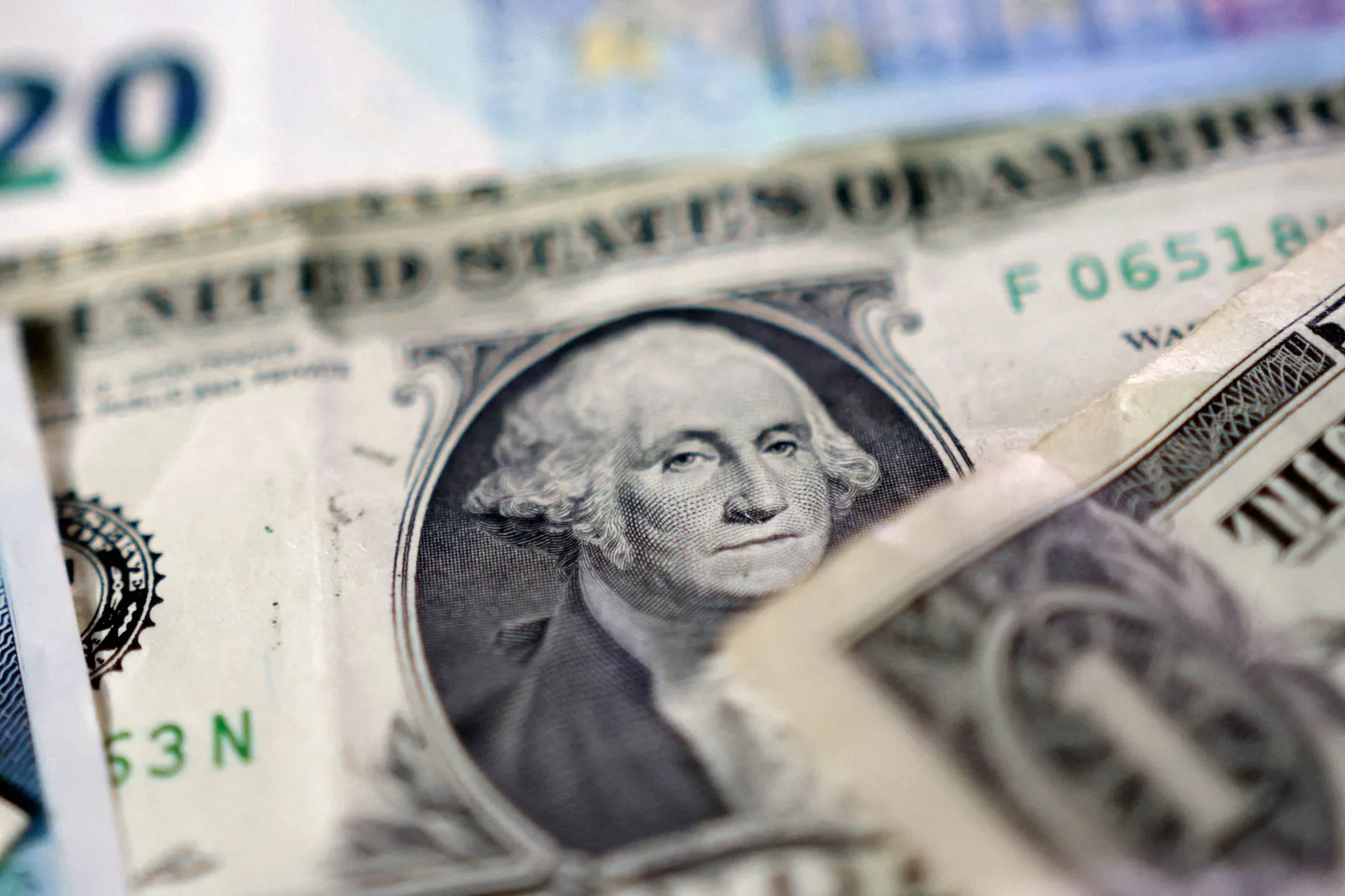 BC faz operação de US$ 1 bilhão para dar liquidez ao câmbio