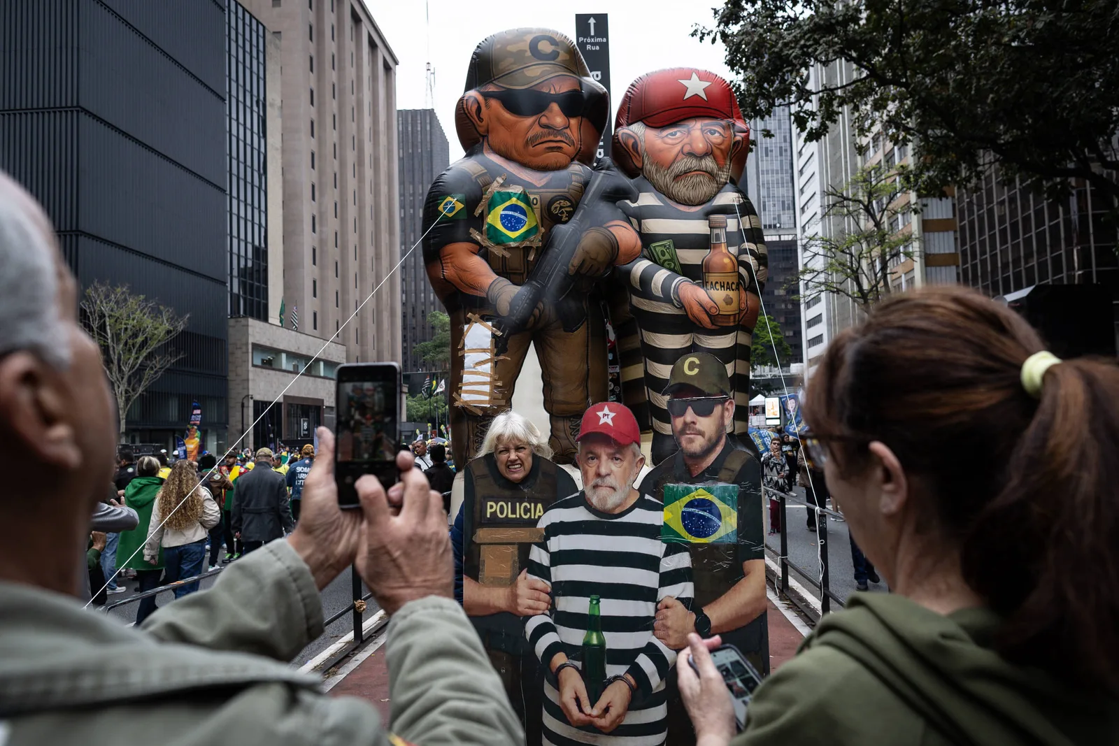 Perfis bolsonaristas expõem eleitores de Lula em quatro países