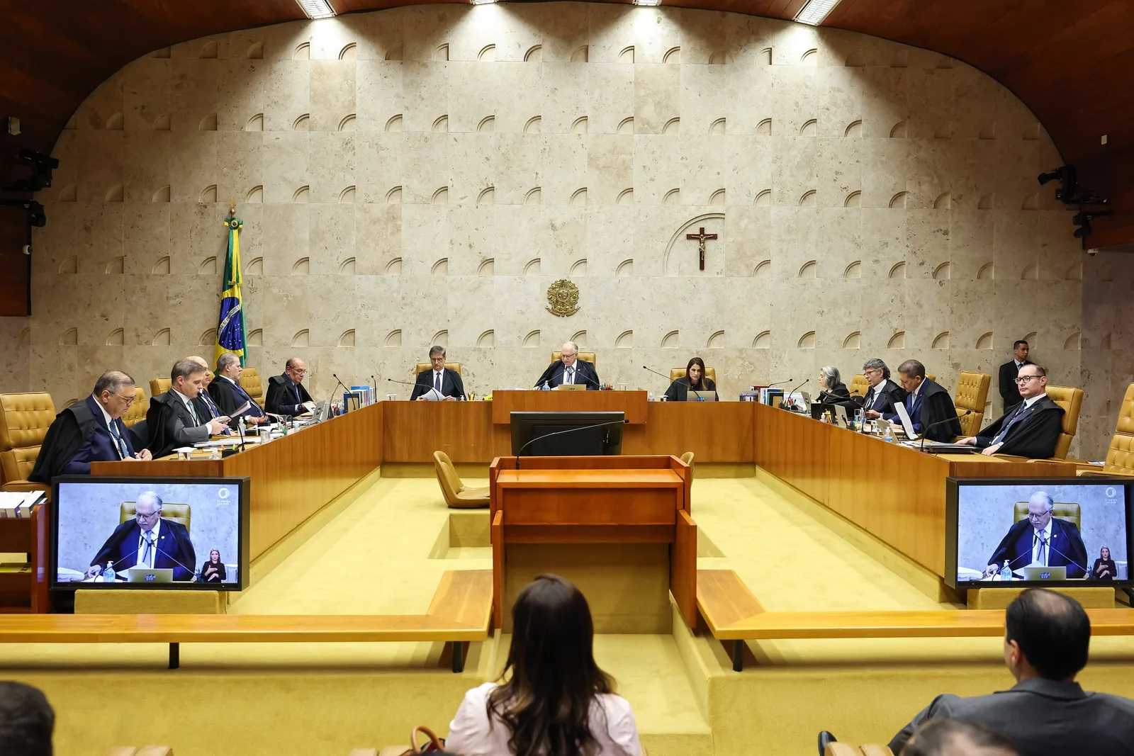 Ministros defendem limites institucionais e imparcialidade em sessão do STF