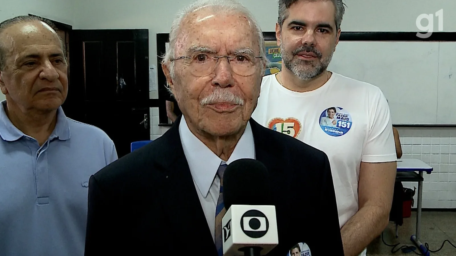 José Sarney vota em São Luís e elogia participação dos eleitores
