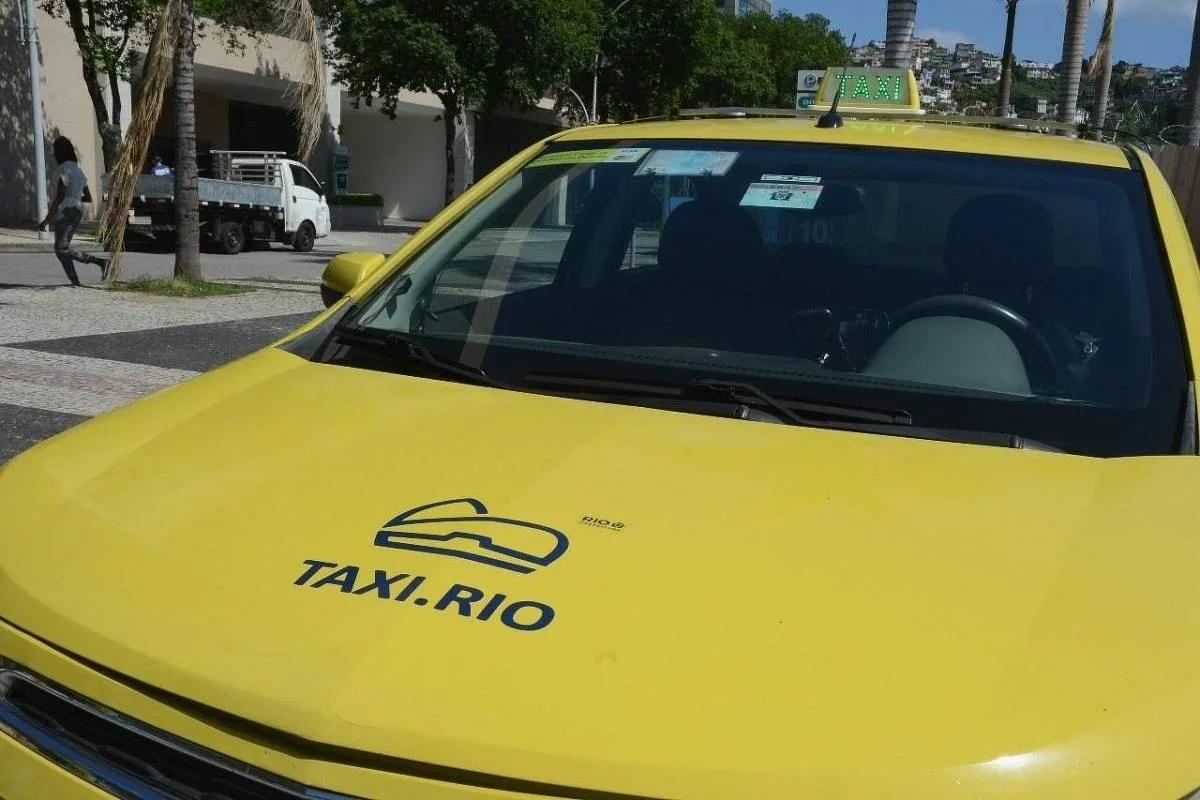 Polícia prende três suspeitos de golpes contra passageiros de táxi no Rio