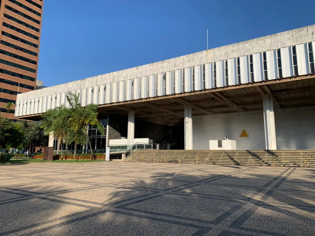 Em Minas, 68 dos 77 deputados estaduais disputam novo mandato