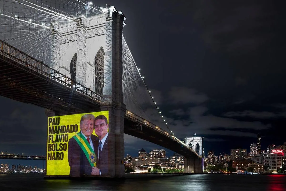 Projeções em Nova York criticam influência estrangeira nas eleições do Brasil