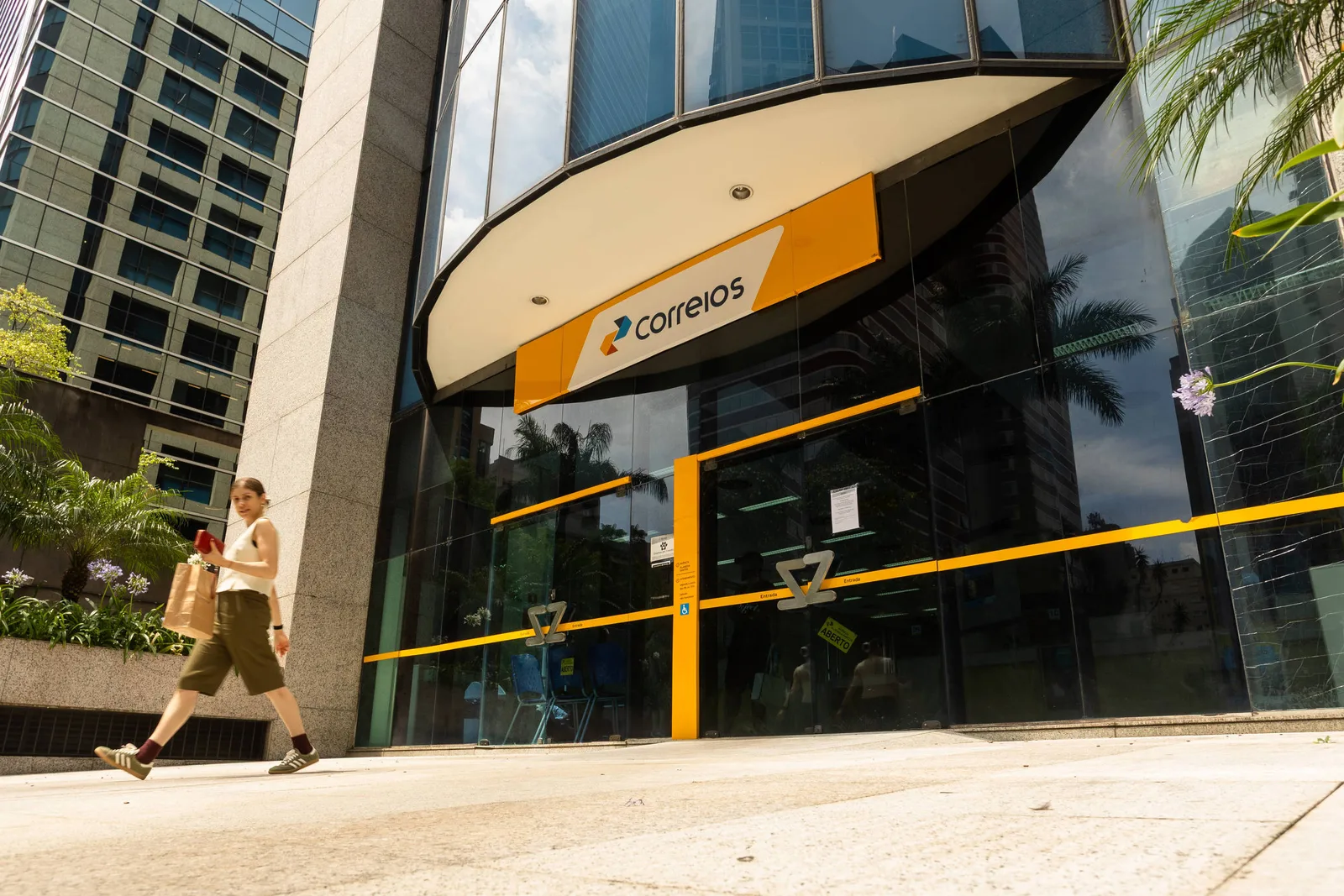 TST julga nesta segunda-feira greve nacional dos trabalhadores dos Correios