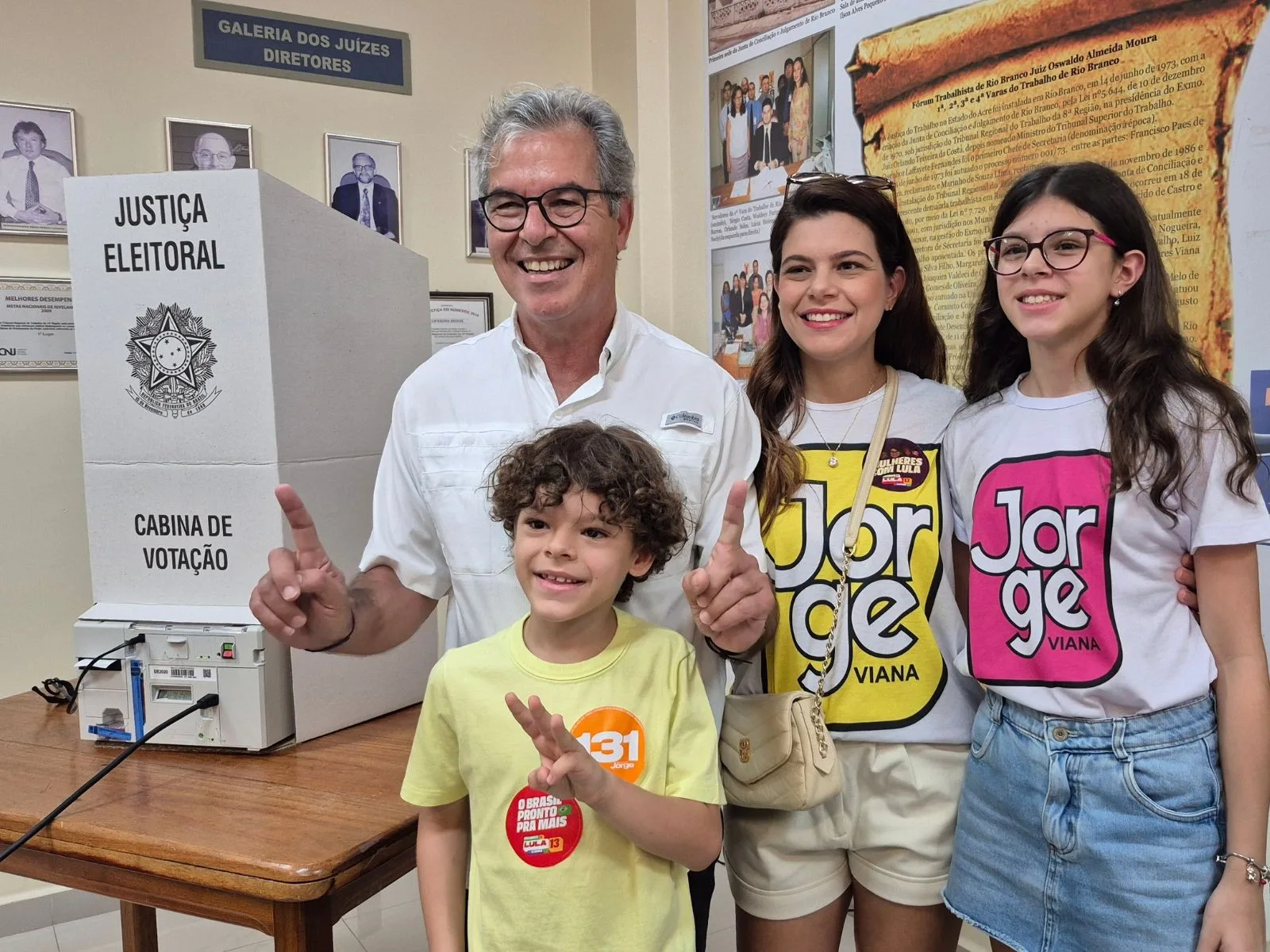 Jorge Viana vota em Rio Branco e avalia campanha ao Senado no Acre