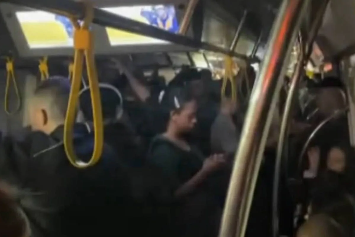 Falha elétrica interrompe trecho da linha 4-amarela do metrô de São Paulo