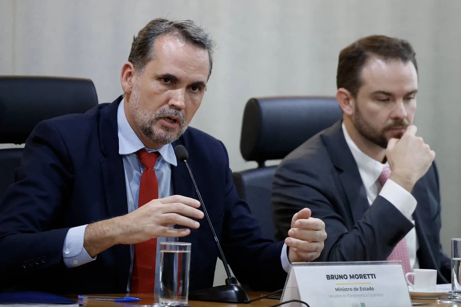 Regra de pessoal limita reajustes, mas deixa margem de R$ 8 bilhões em 2027