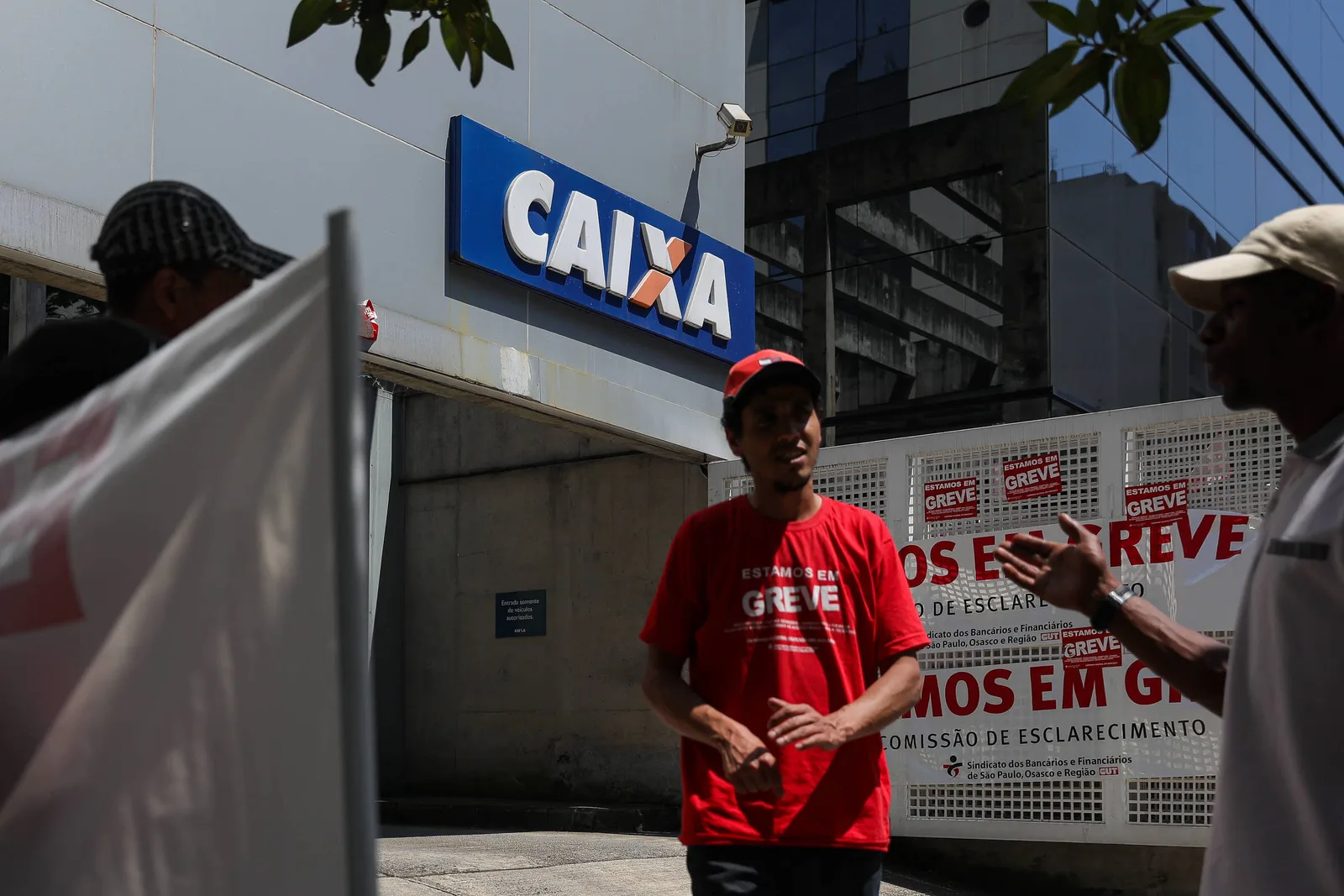 Relator no TST vota pelo fim imediato da greve na Caixa