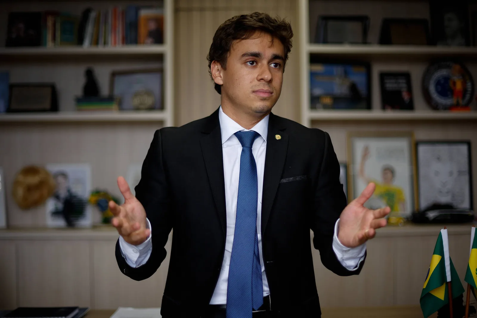 Decisão sobre áudio de Nikolas determina remoção de seis publicações