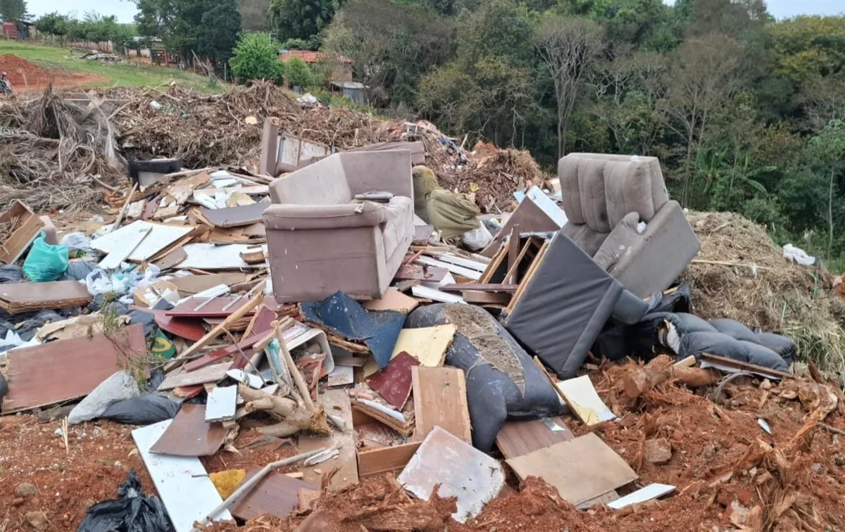 Cetesb aplica multa à Prefeitura de Itapetininga por resíduos deixados em área pública