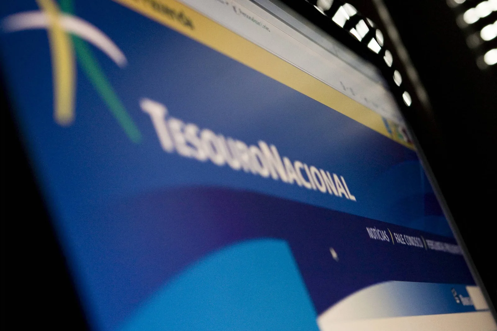 Tesouro Direto interrompe operações durante turbulência nos juros e ativos brasileiros